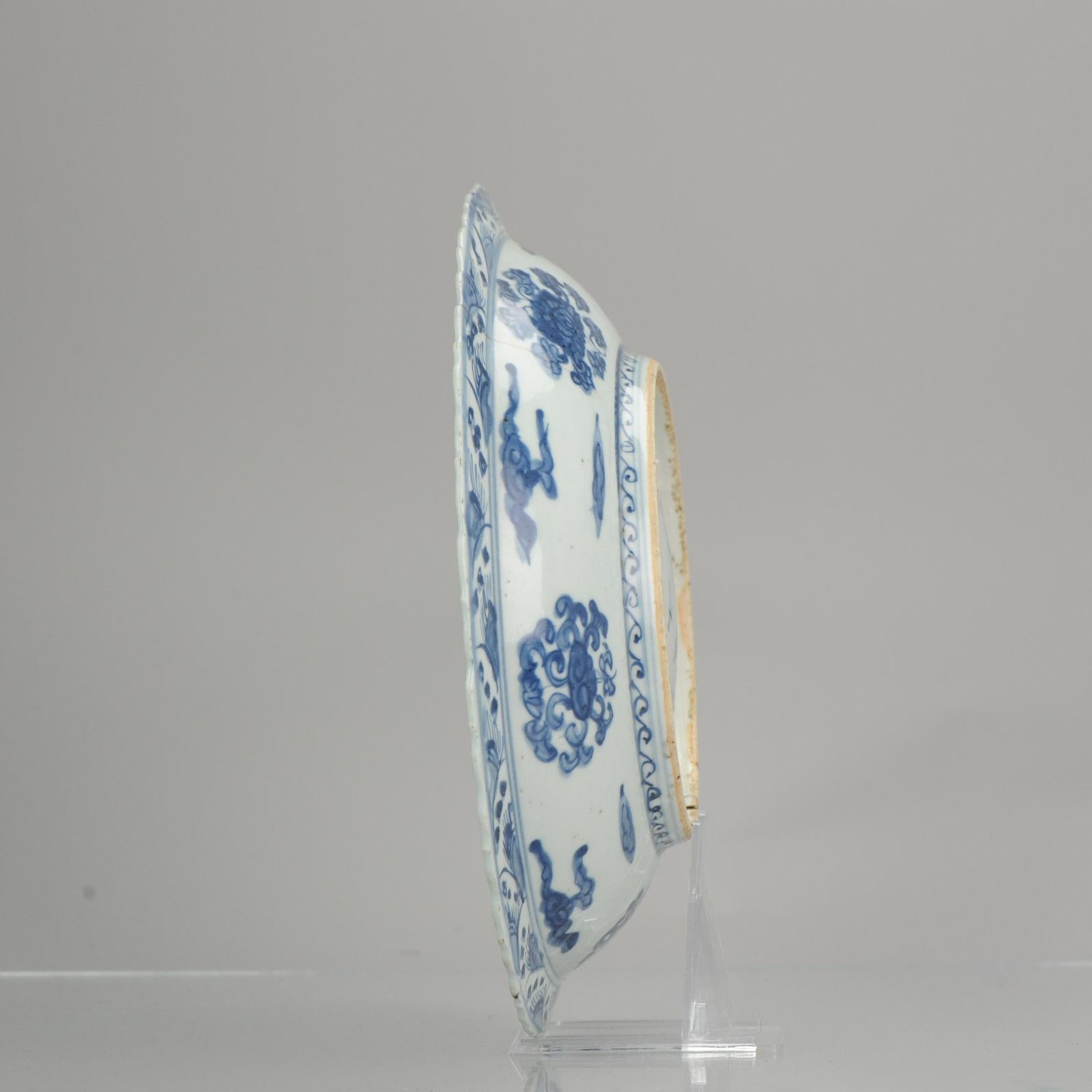 Period Chinese Porcelain Dish Charger Deer and Crane Antique Marked Ming, 16 C In Excellent Condition For Sale In Amsterdam, Noord Holland