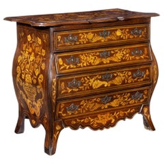 Commode néerlandaise d'époque en acajou à quatre tiroirs en marqueterie de bombe, 1800