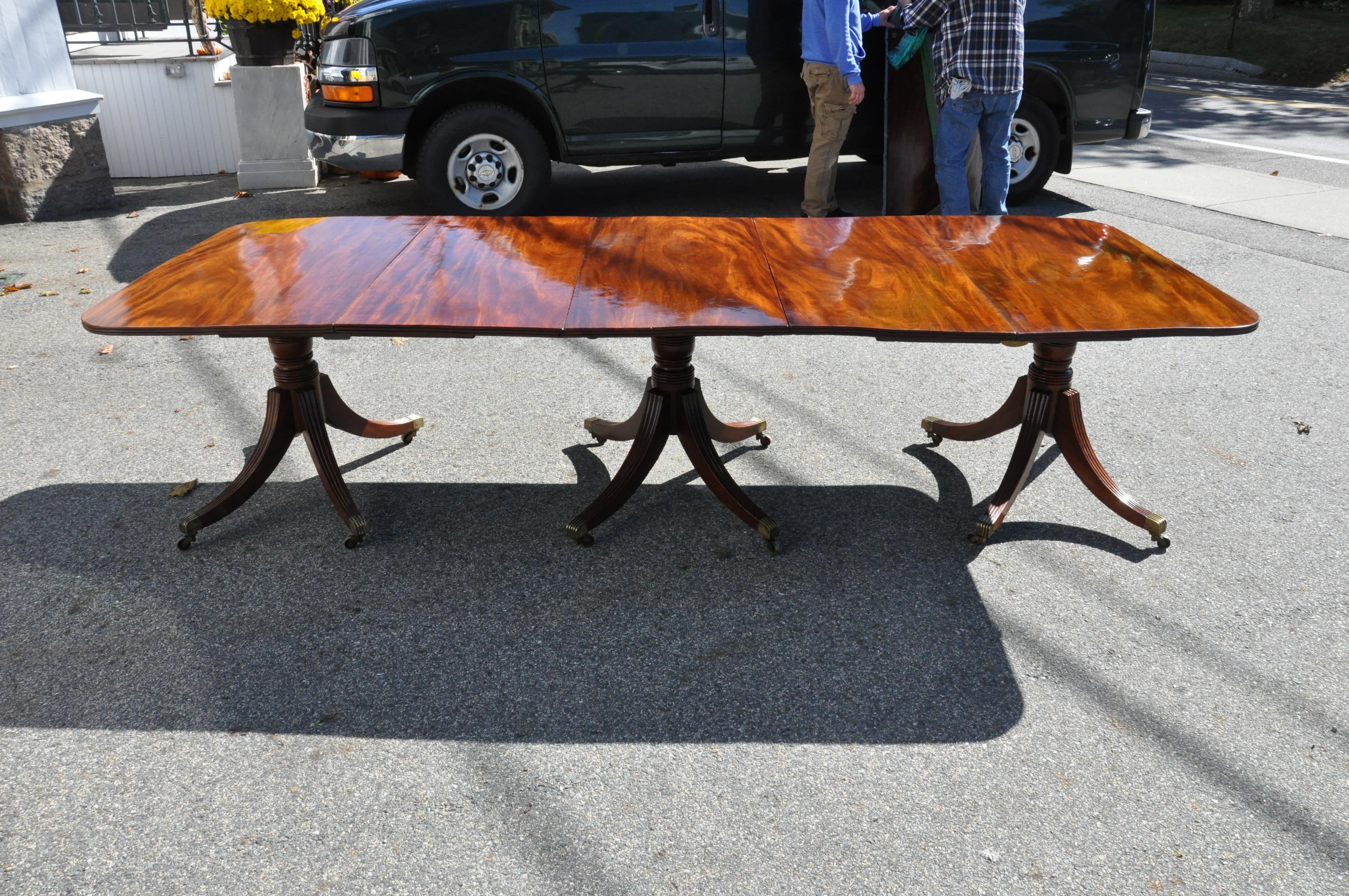 Period Early 19th Century American Three Pedestal Dining Table 5