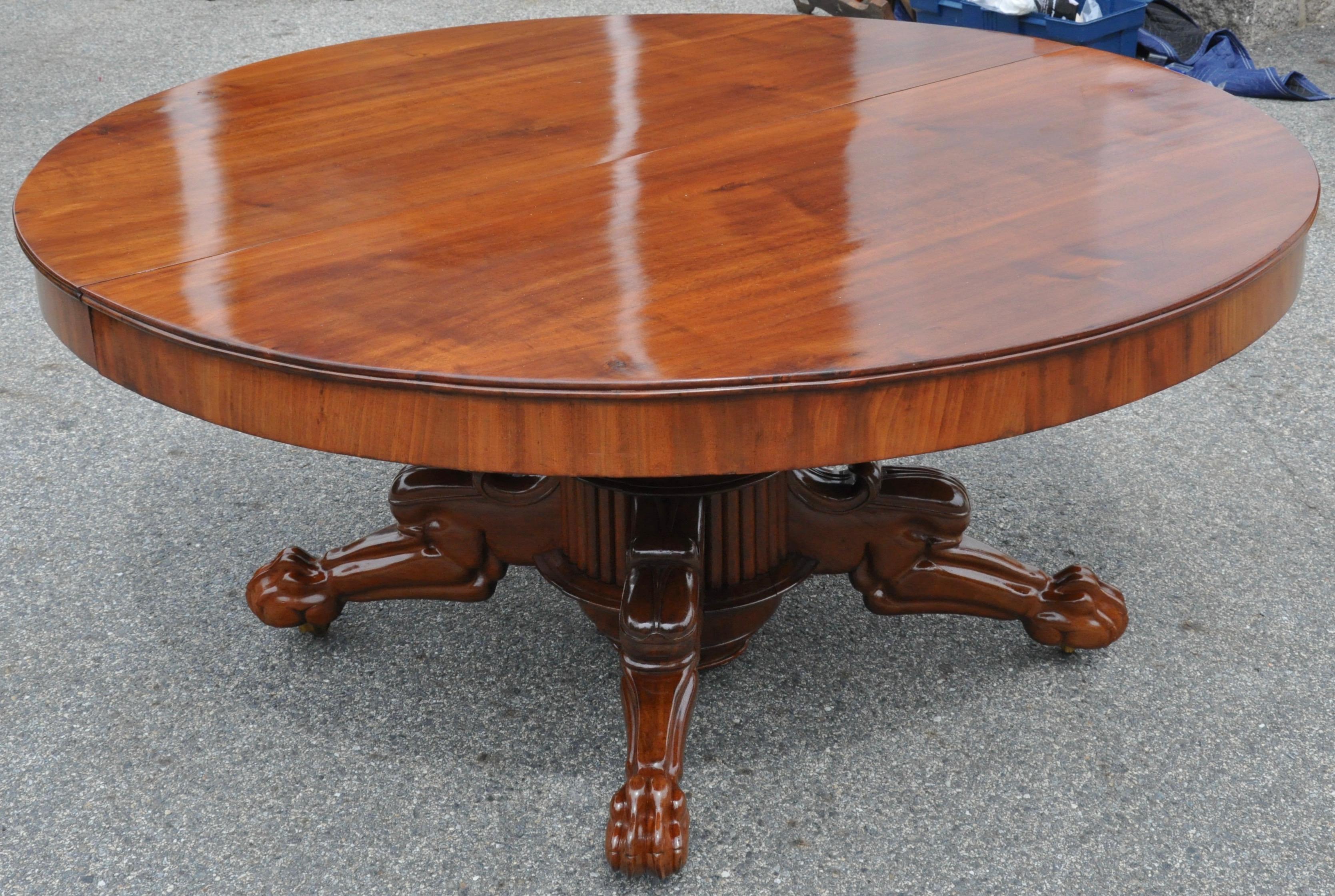 Carved Period Early 19th Century Neoclassical Walnut Round Expanding Dining Table