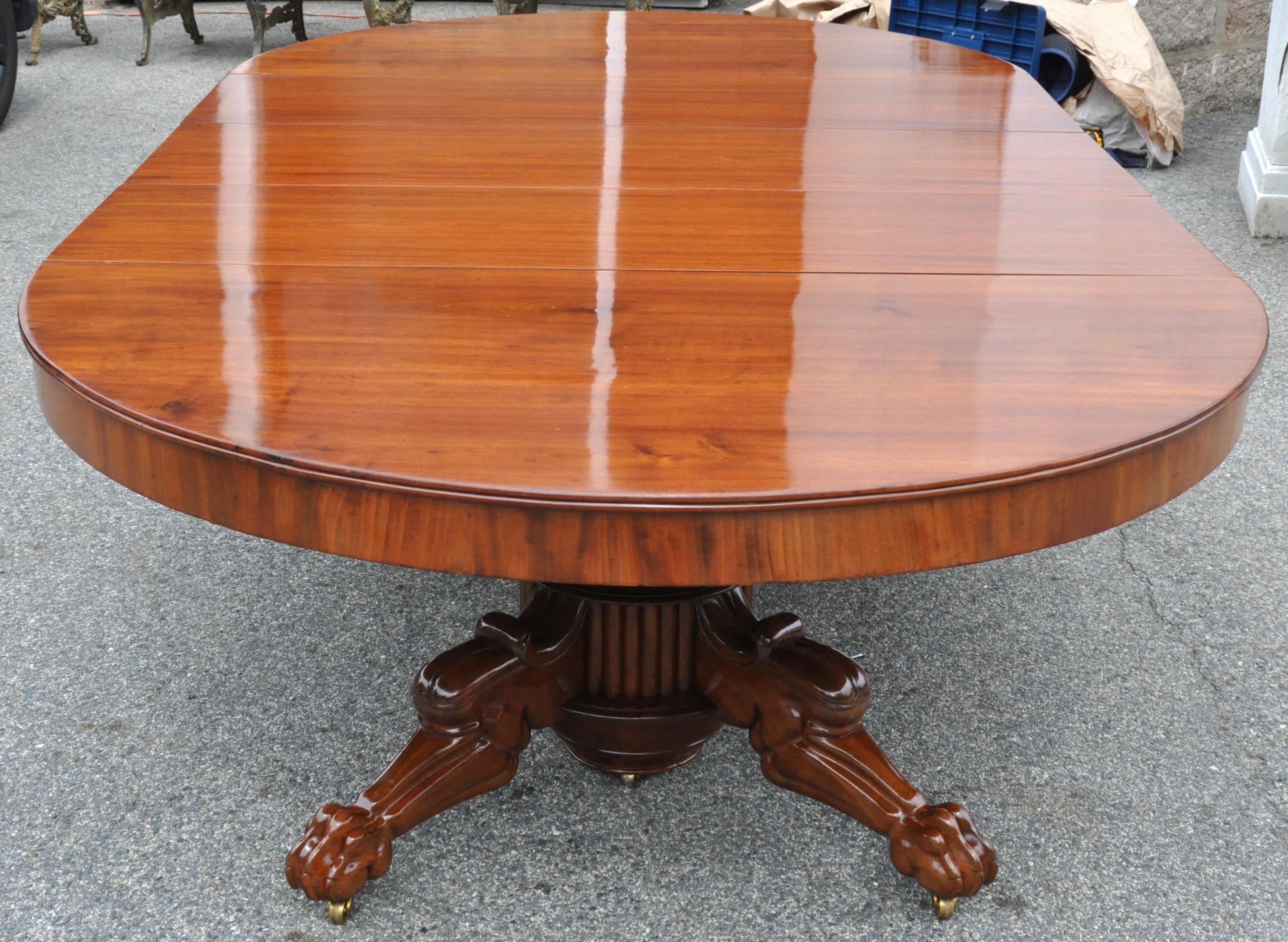 Period Early 19th Century Neoclassical Walnut Round Expanding Dining Table 3