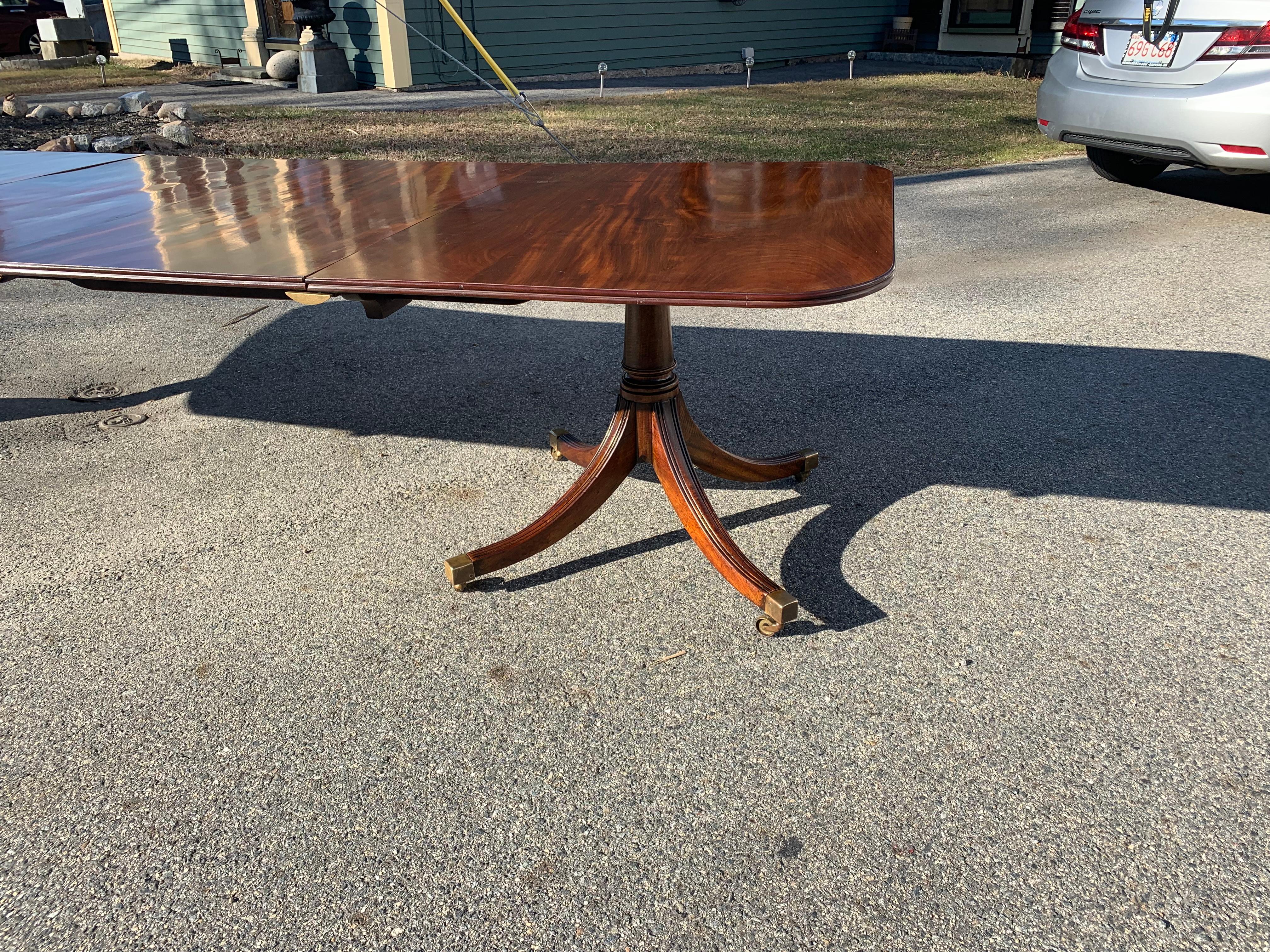 Period Early 19th Century Regency Mahogany Two-Pedestal Dining Table In Good Condition In Essex, MA