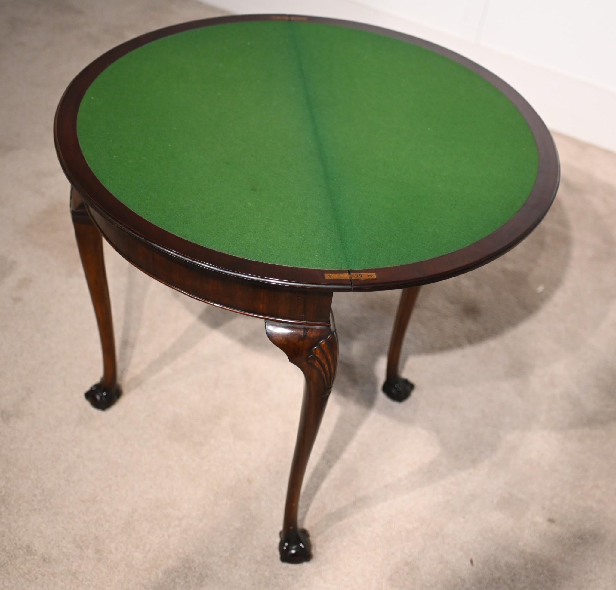 Édouardien Table à cartes en acajou de l'époque édouardienne Jeux 1900 en vente