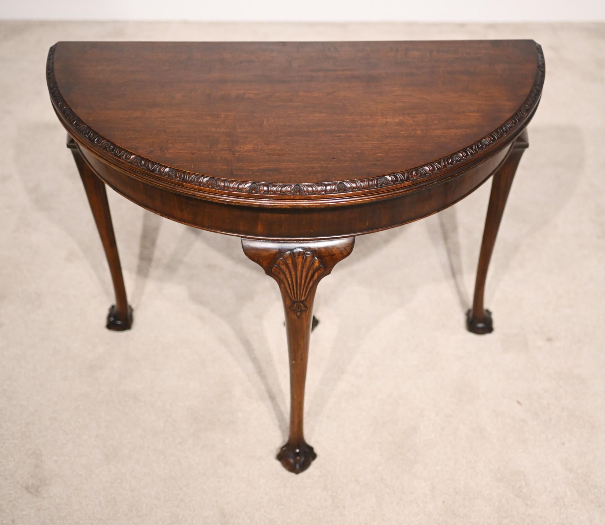 Table à cartes en acajou de l'époque édouardienne Jeux 1900 en vente 3