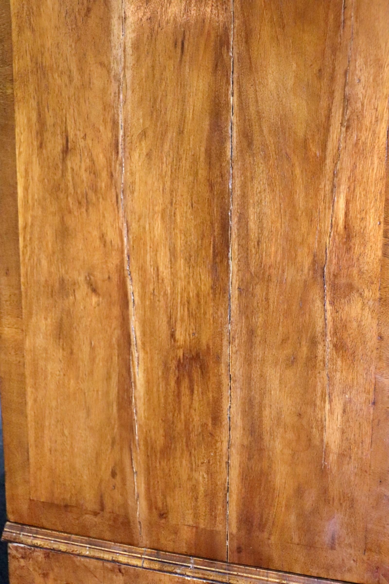 Period English 1780s Georgian Burled Walnut Chest on Chest 5