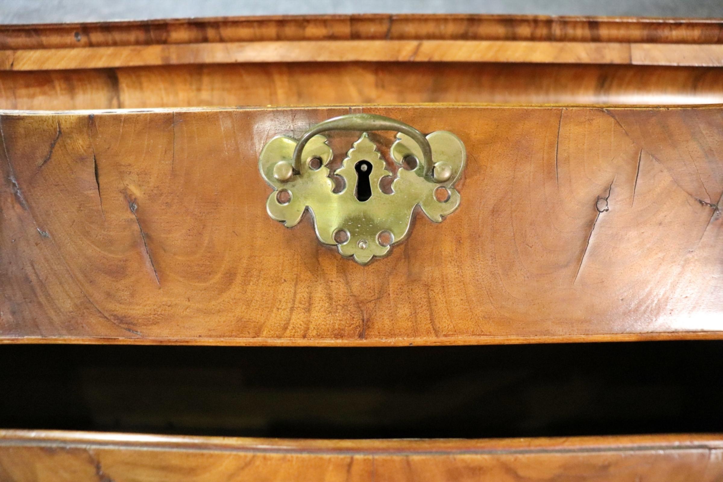 Period English 1780s Georgian Burled Walnut Chest on Chest 8