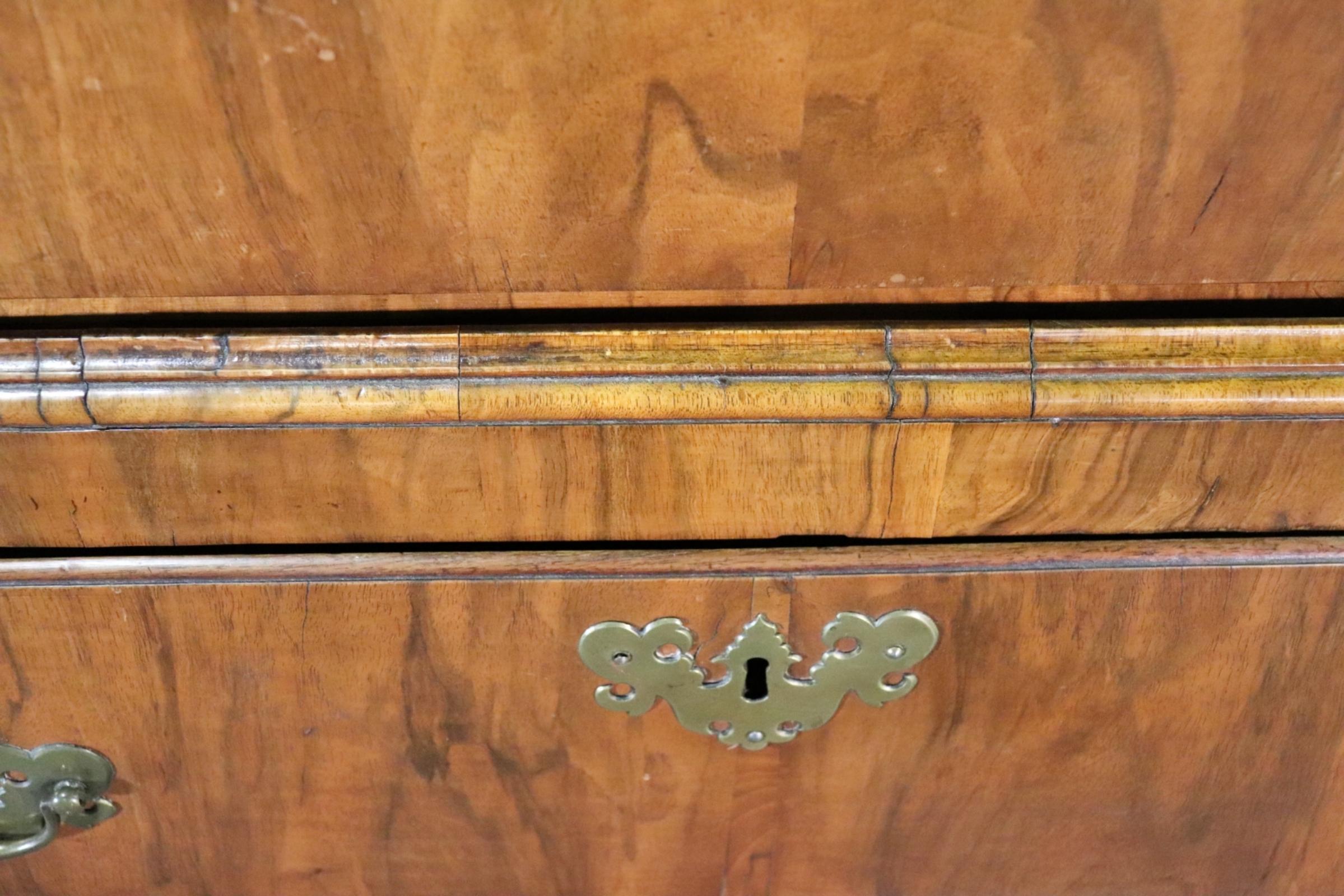 Period English 1780s Georgian Burled Walnut Chest on Chest 10