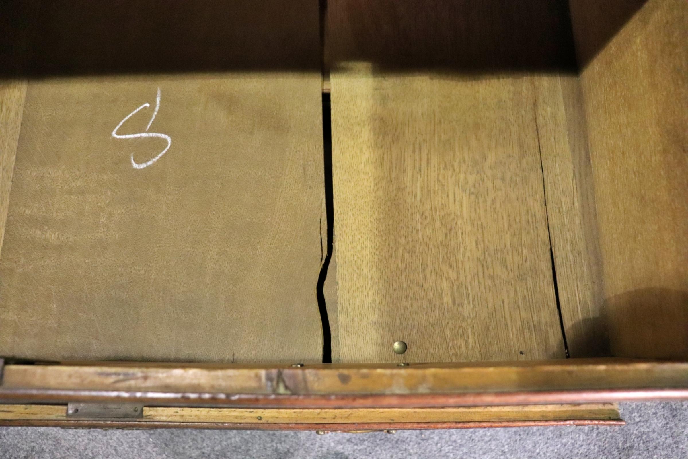 Period English 1780s Georgian Burled Walnut Chest on Chest In Good Condition In Swedesboro, NJ