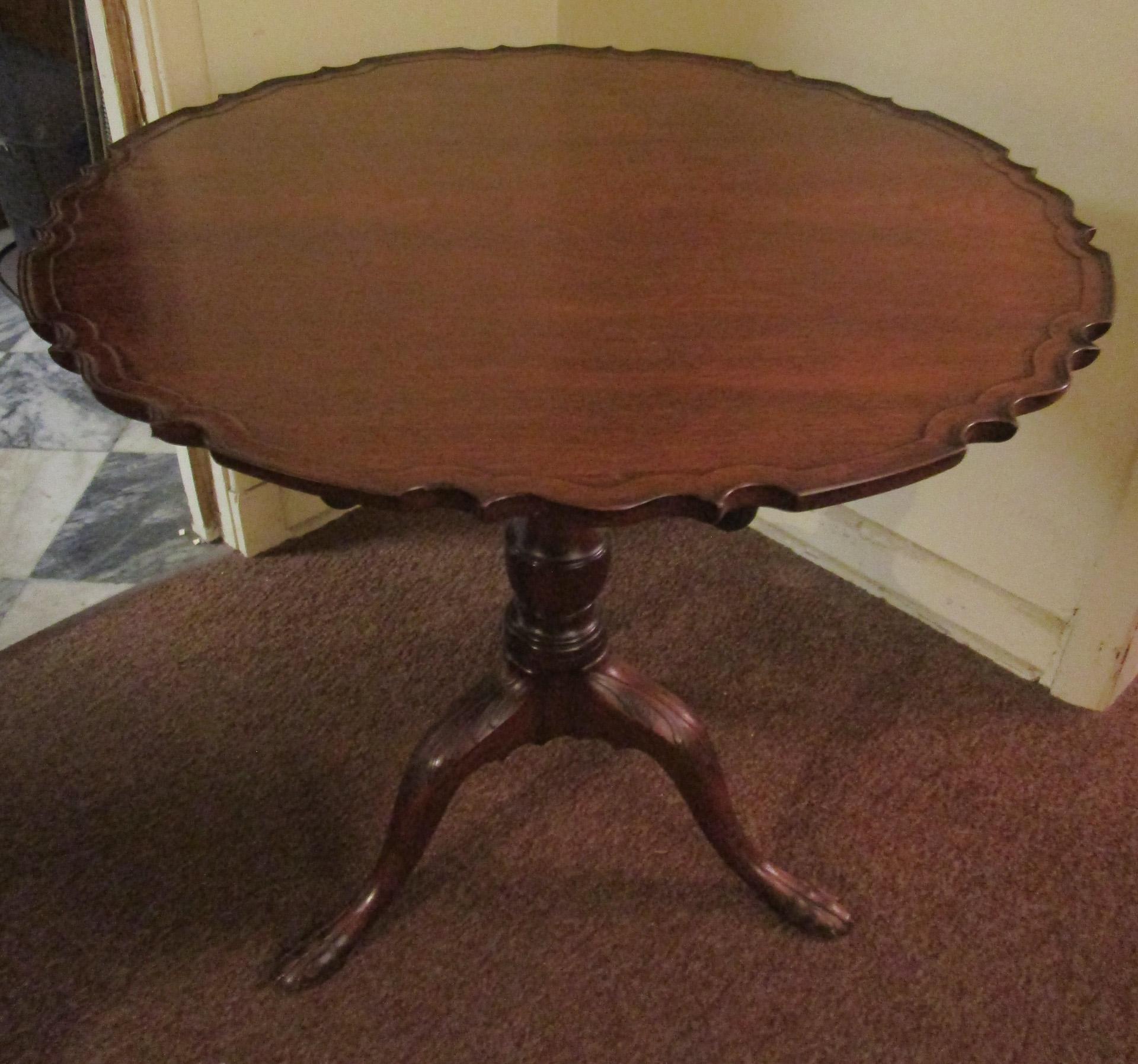 Hand-Carved Period English Mahogany Chippendale Tilt-top Table w/ Hand Carved Piecrust Edge For Sale