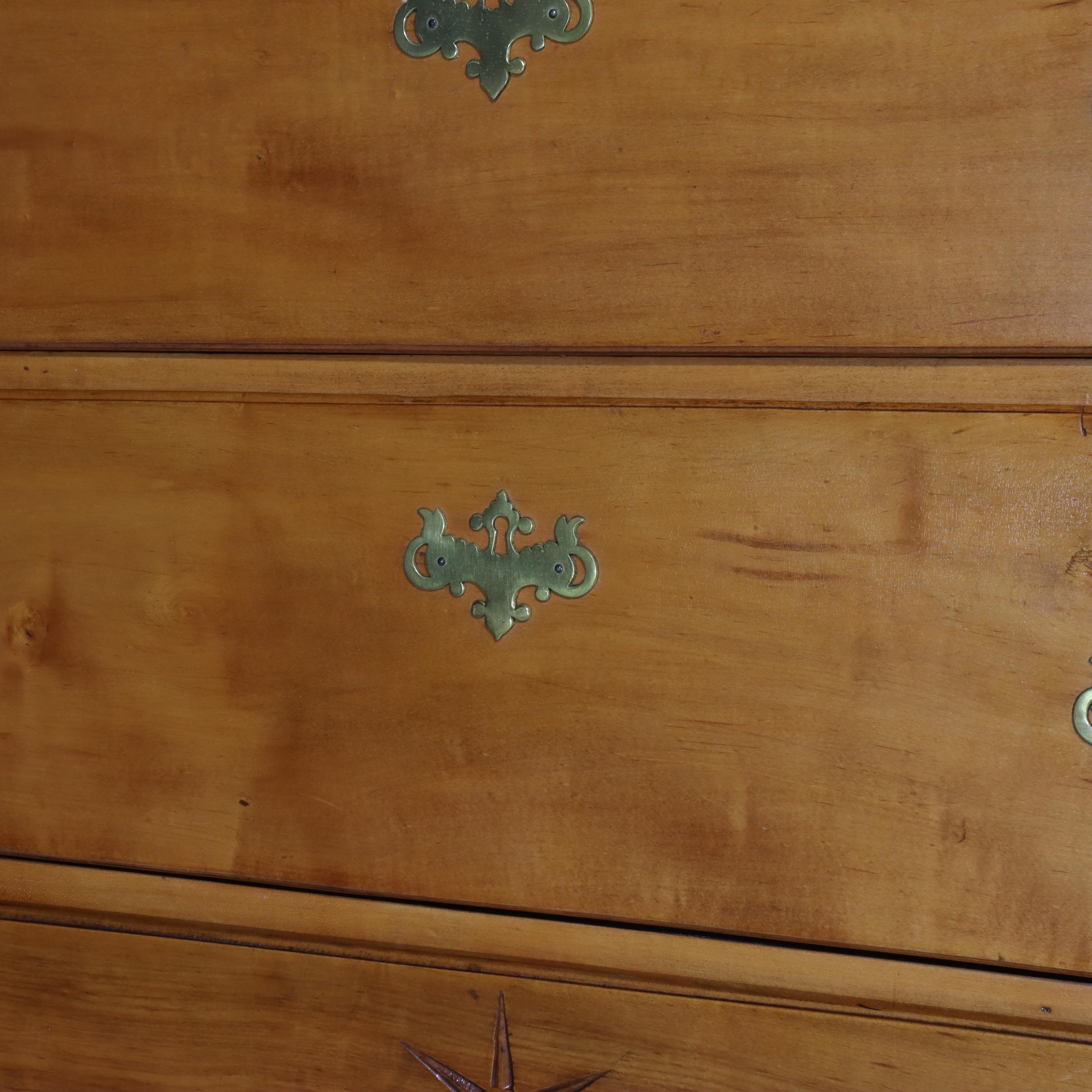 Period Federal Queen Anne Ahorn Highboy mit Rosette & Starburst-Muster C1790 im Angebot 3