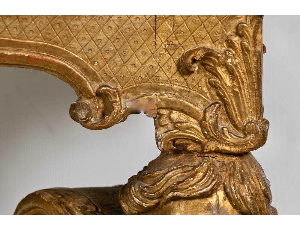 Doré Table console d'époque Régence française du 18ème siècle en bois doré avec plateau en marbre en vente