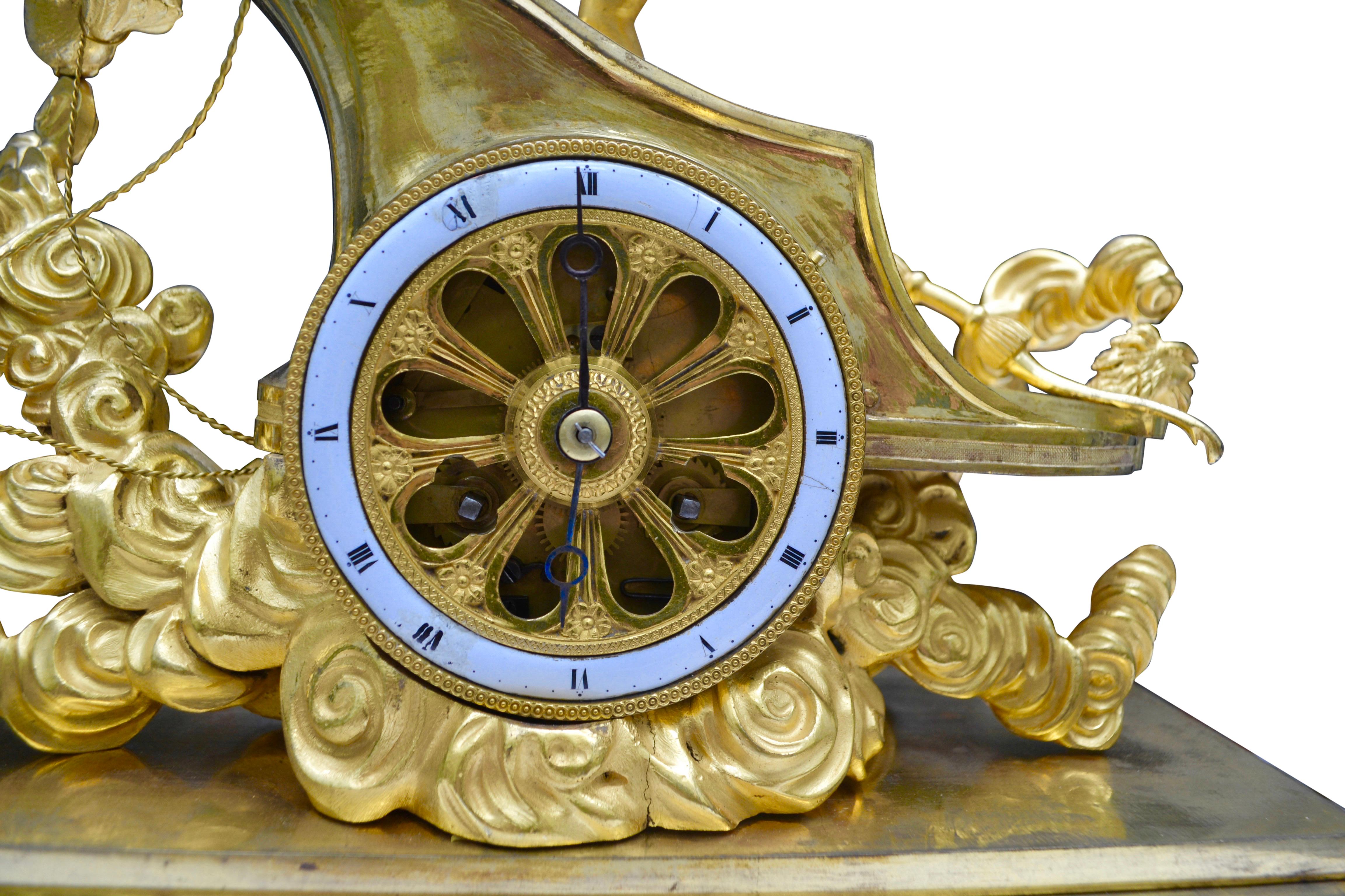 Sculpté Horloge de cheminée Empire française d'époque en vente