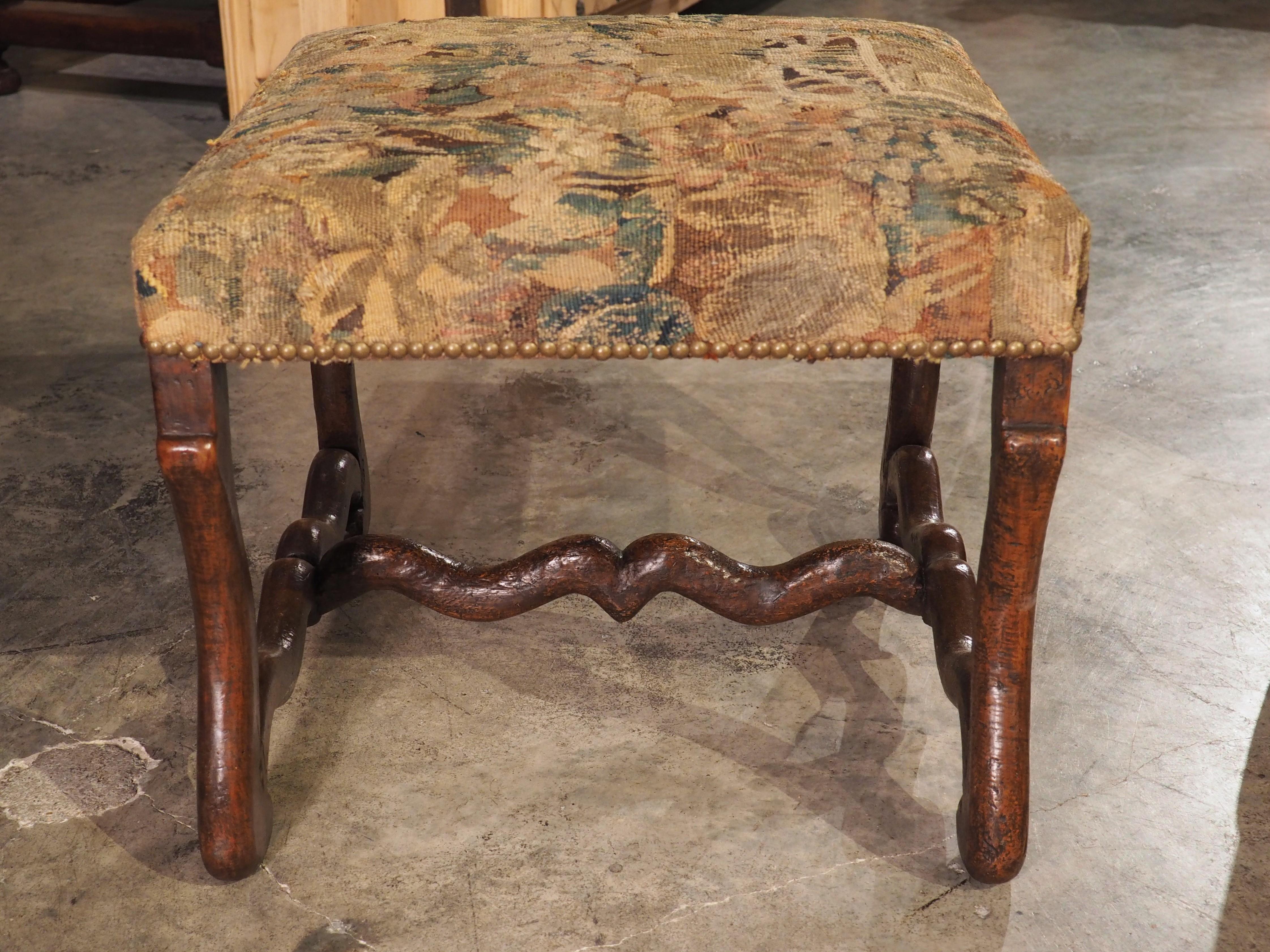 Period French Louis XIV Walnut Wood and Tapestry Os de Mouton Tabouret 12