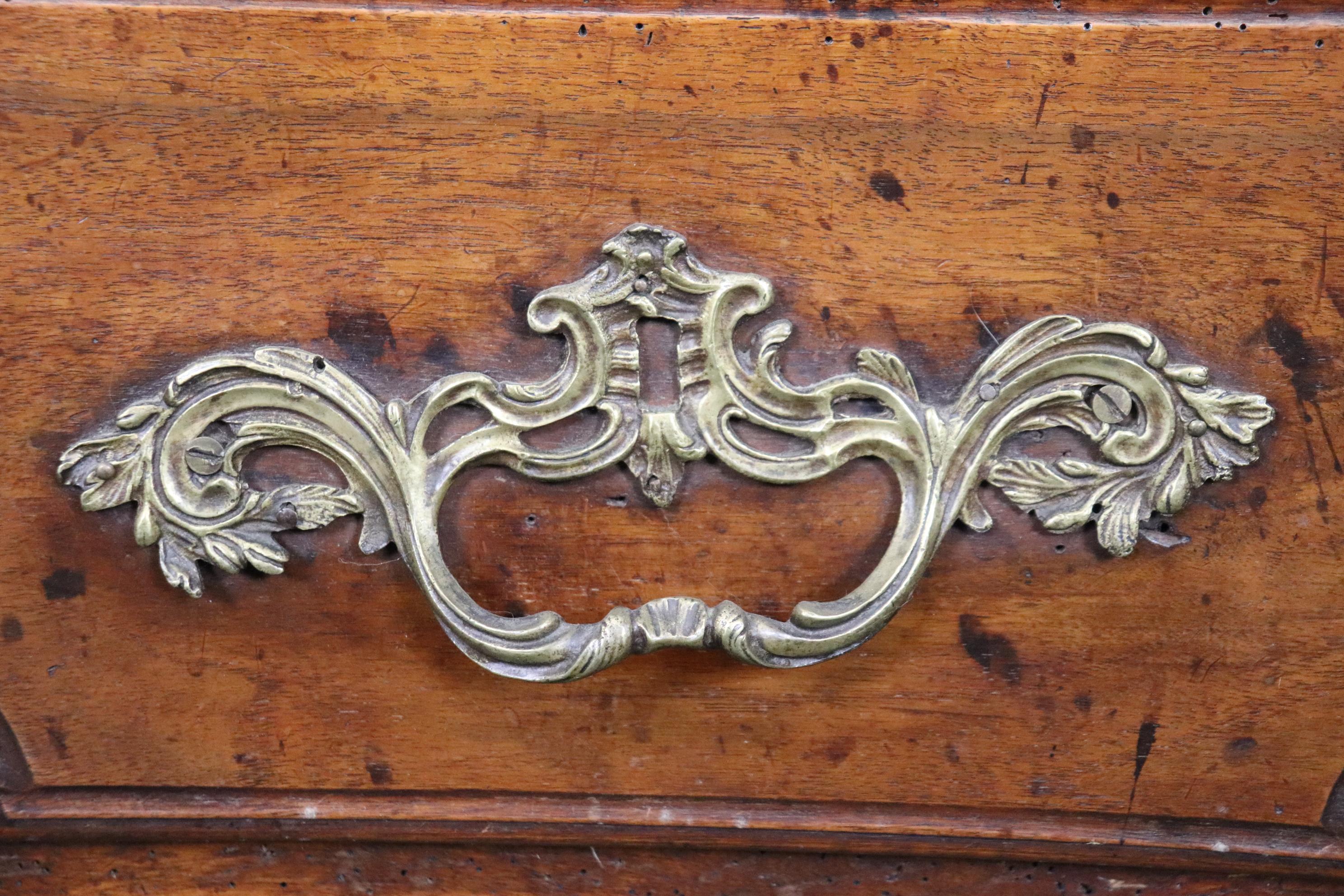 Period French Louis XV Walnut Marble Top Bronze Mounted Commode In Good Condition For Sale In Swedesboro, NJ