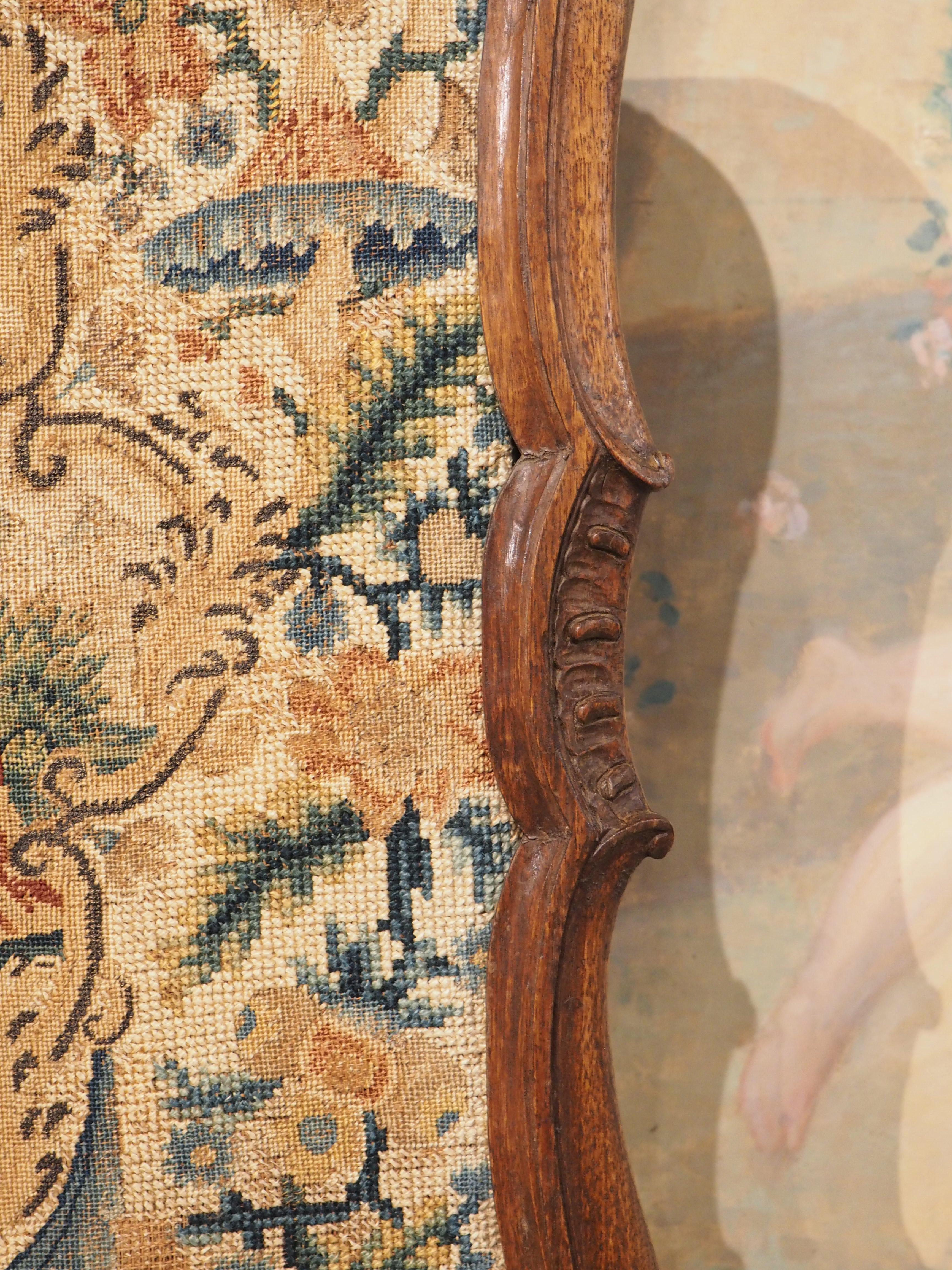 Textile Period French Régence Firescreen with Needlepoint Inset, circa 1720 For Sale