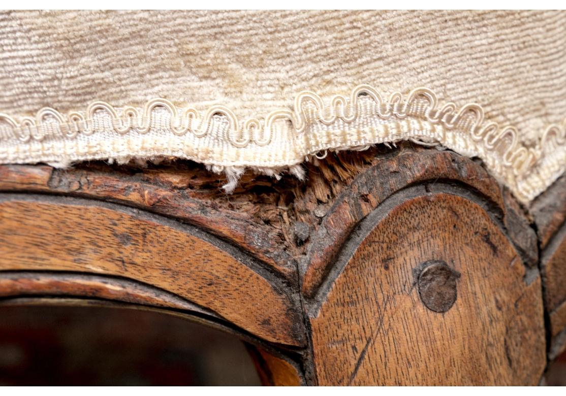 Period George II /  III Walnut Upholstered Settee For Sale 8