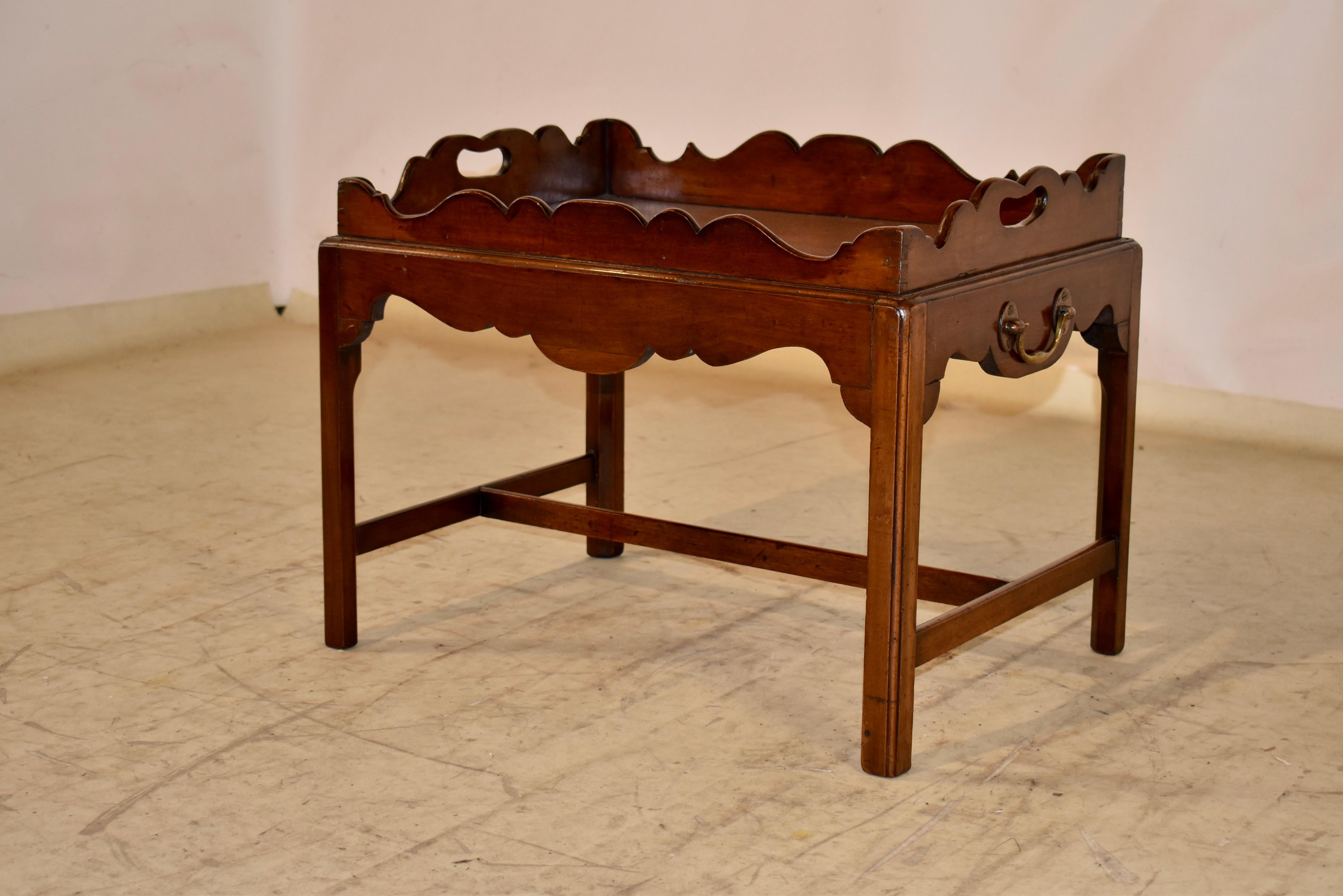 Vassoio in mogano d'epoca Giorgio III su supporto, 1760-1780 ca. In condizioni buone in vendita a High Point, NC