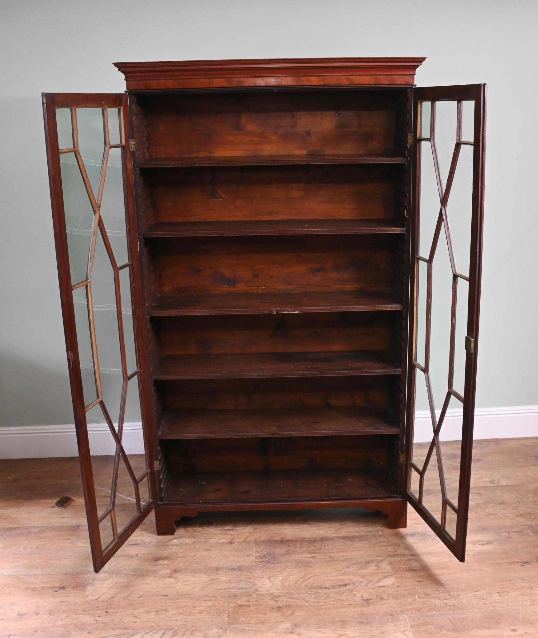 Libreria d'epoca georgiana Scaffale per libri Astral 1820 in vendita 4