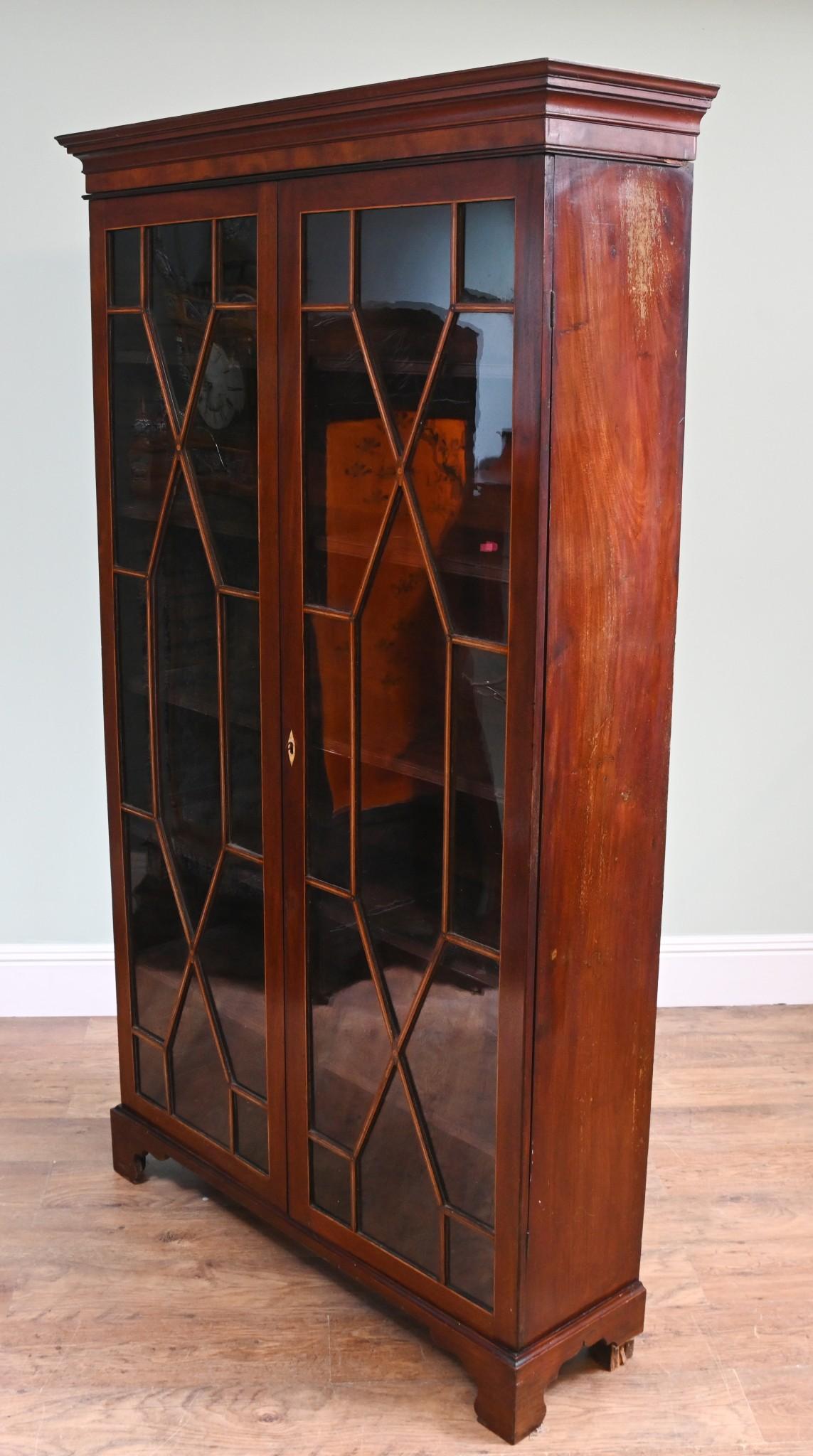 Mogano Libreria d'epoca georgiana Scaffale per libri Astral 1820 in vendita