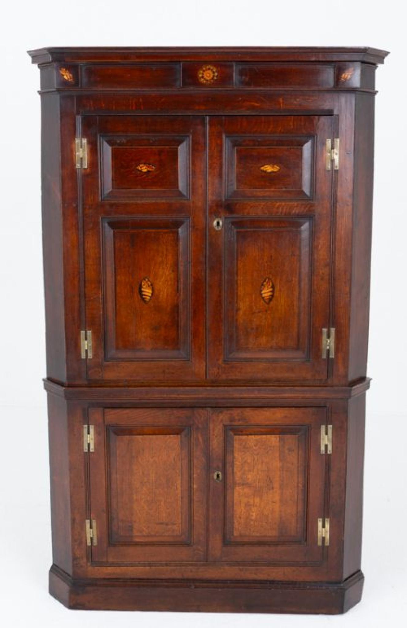 Mobile d'angolo georgiano d'epoca con pannelli in Oak in vendita 1