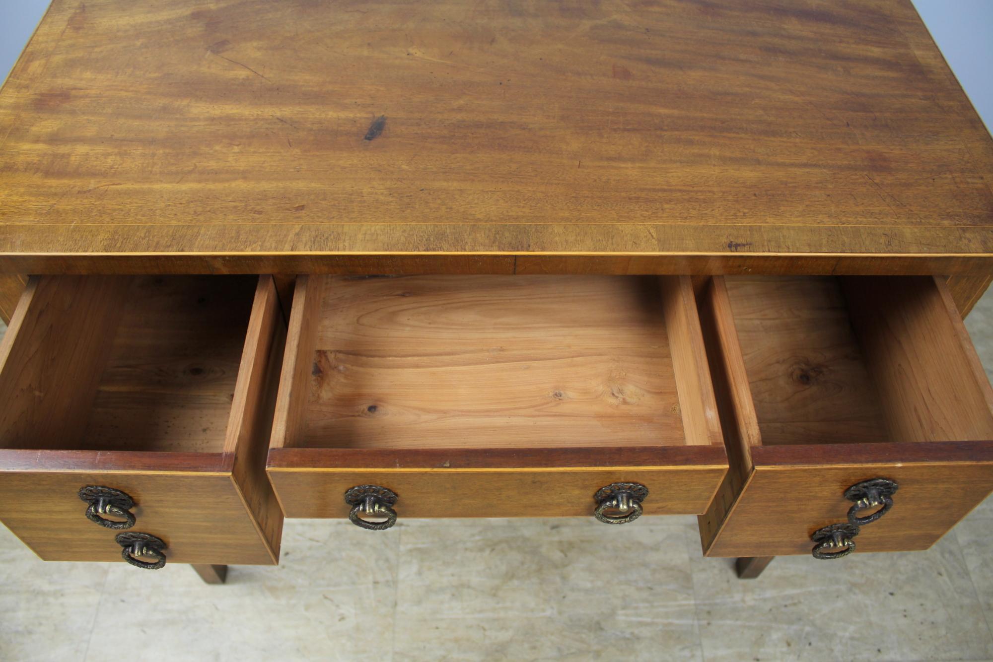 Period Georgian English Mahogany Lowboy 4