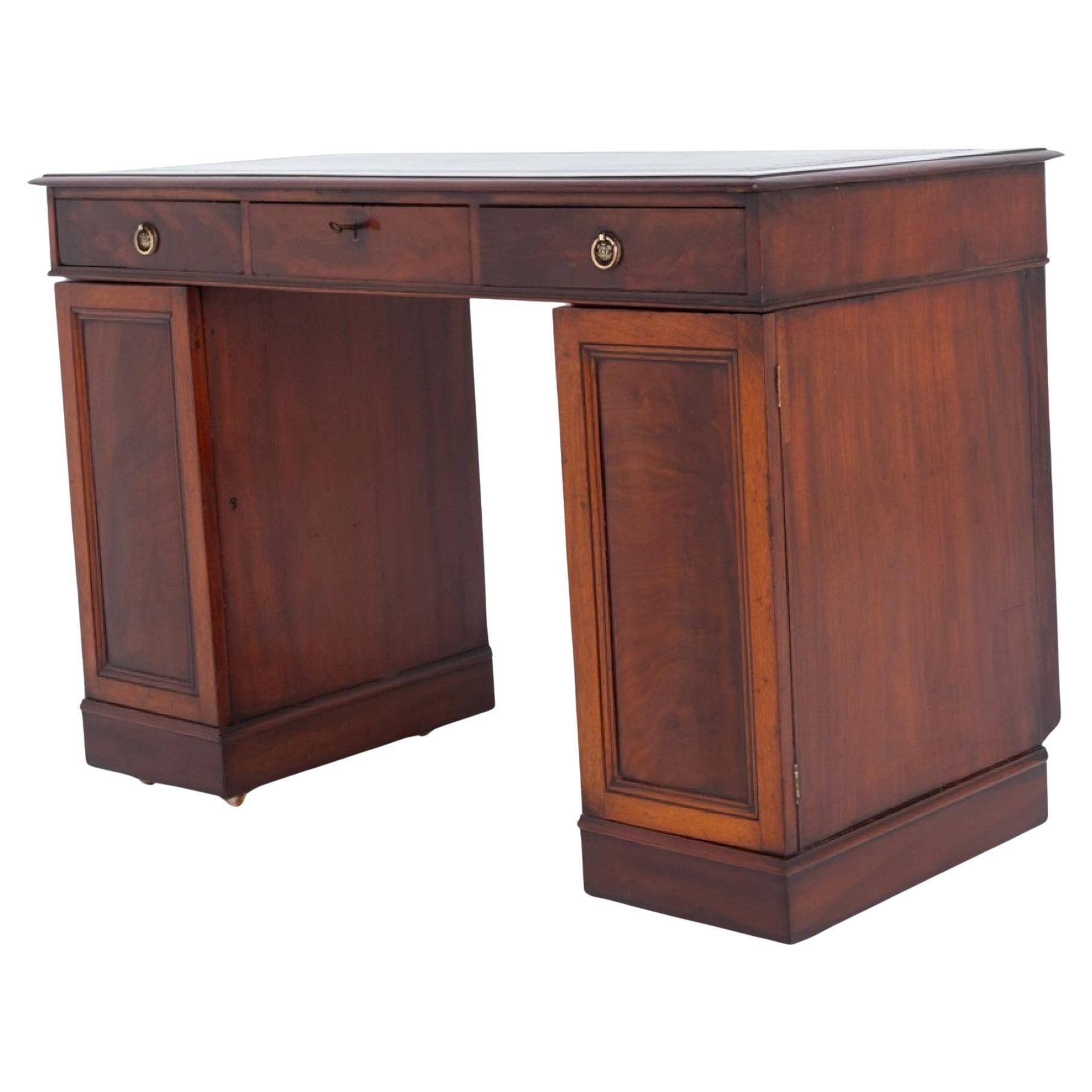 Bureau à piédestal géorgien d'époque en acajou