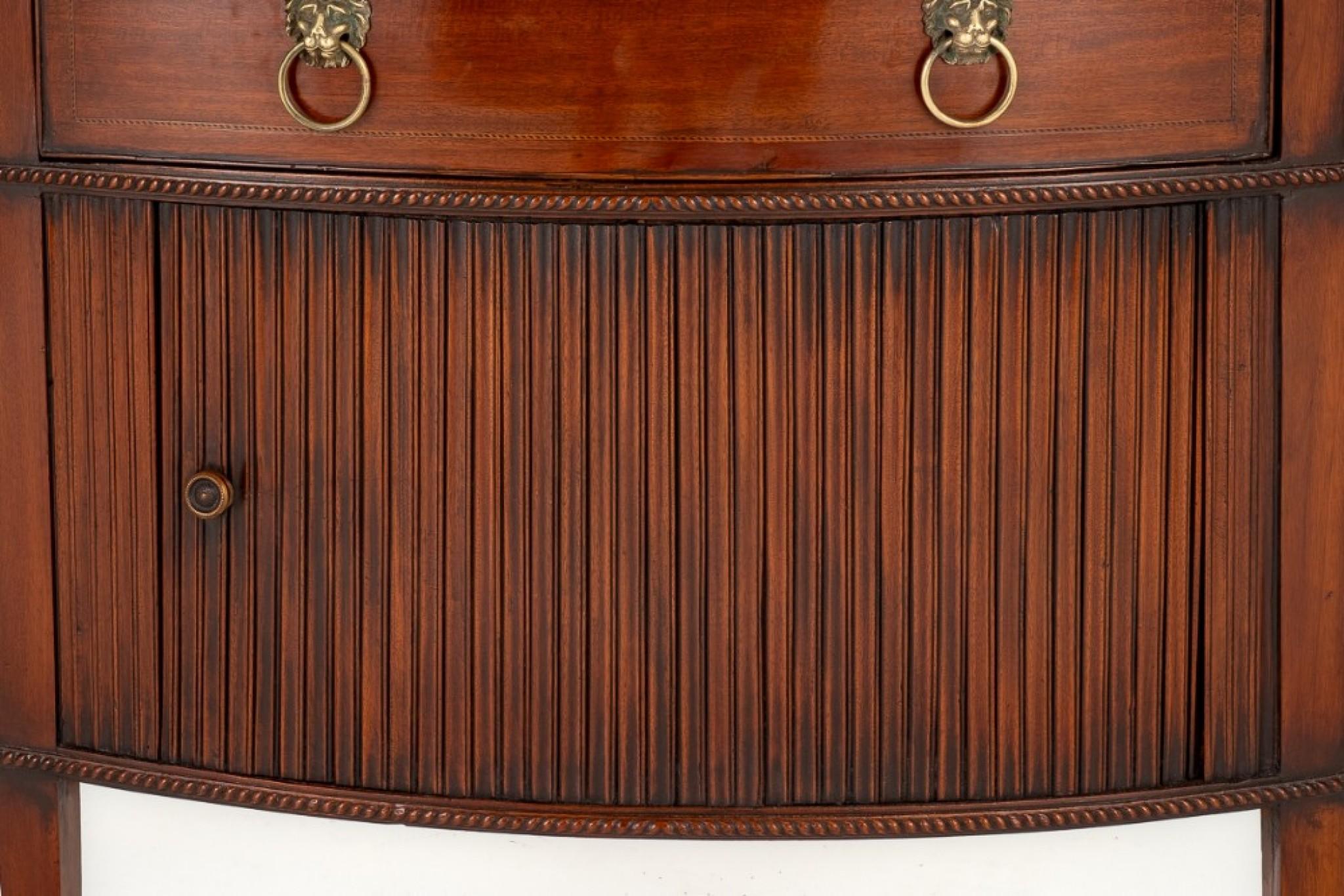 Period Georgian Sideboard Mahogany Buffet Serpentine 1800 For Sale 3