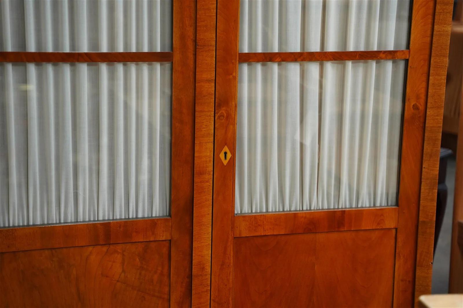 Antike Periode Deutsch Biedermeier Obstholz verglaste Tür Kabinett CIRCA 1820 im Angebot 6