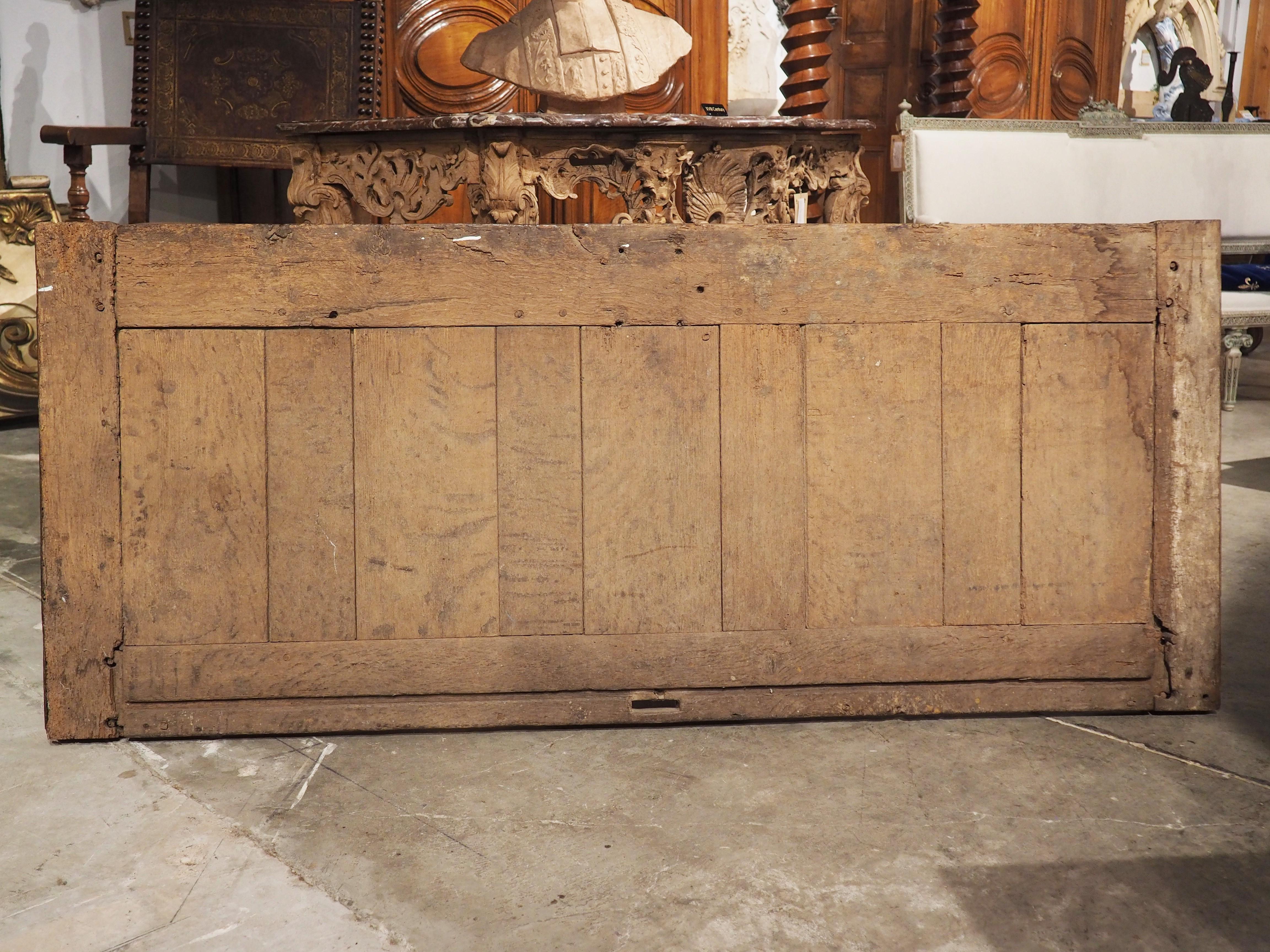 Façade de coffre en chêne d'époque gothique de Picardie France, vers 1550 en vente 10