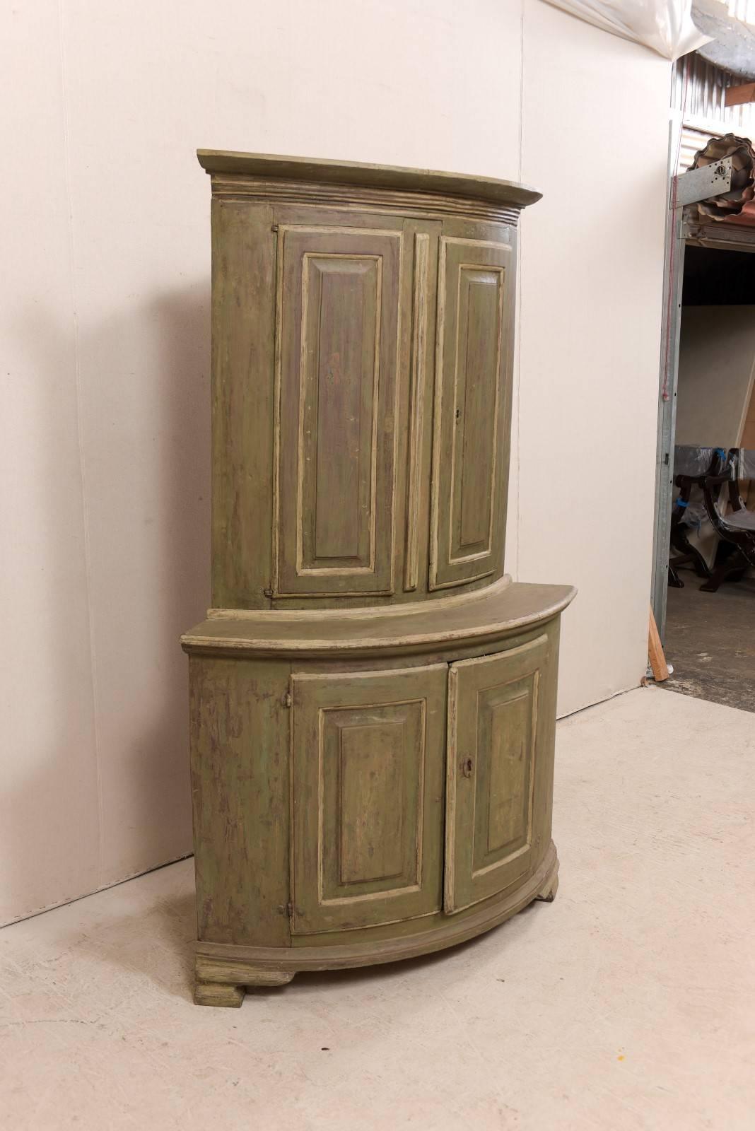 Period Gustavian Swedish Painted Wood Corner Cabinet, circa 1770-1780 In Good Condition In Atlanta, GA