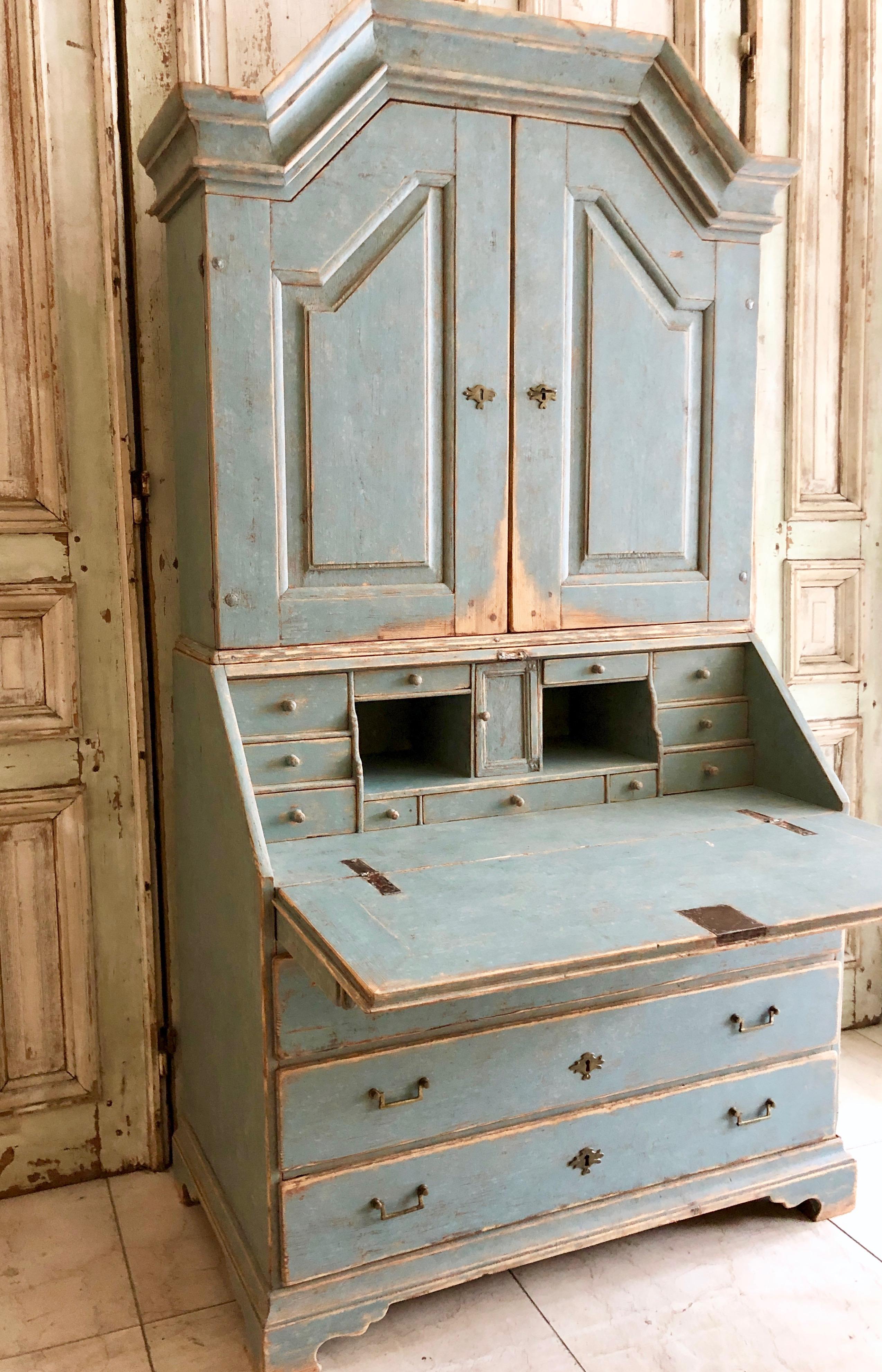 Period Gustavian Swedish Secretaire Cabinet In Good Condition In Charleston, SC