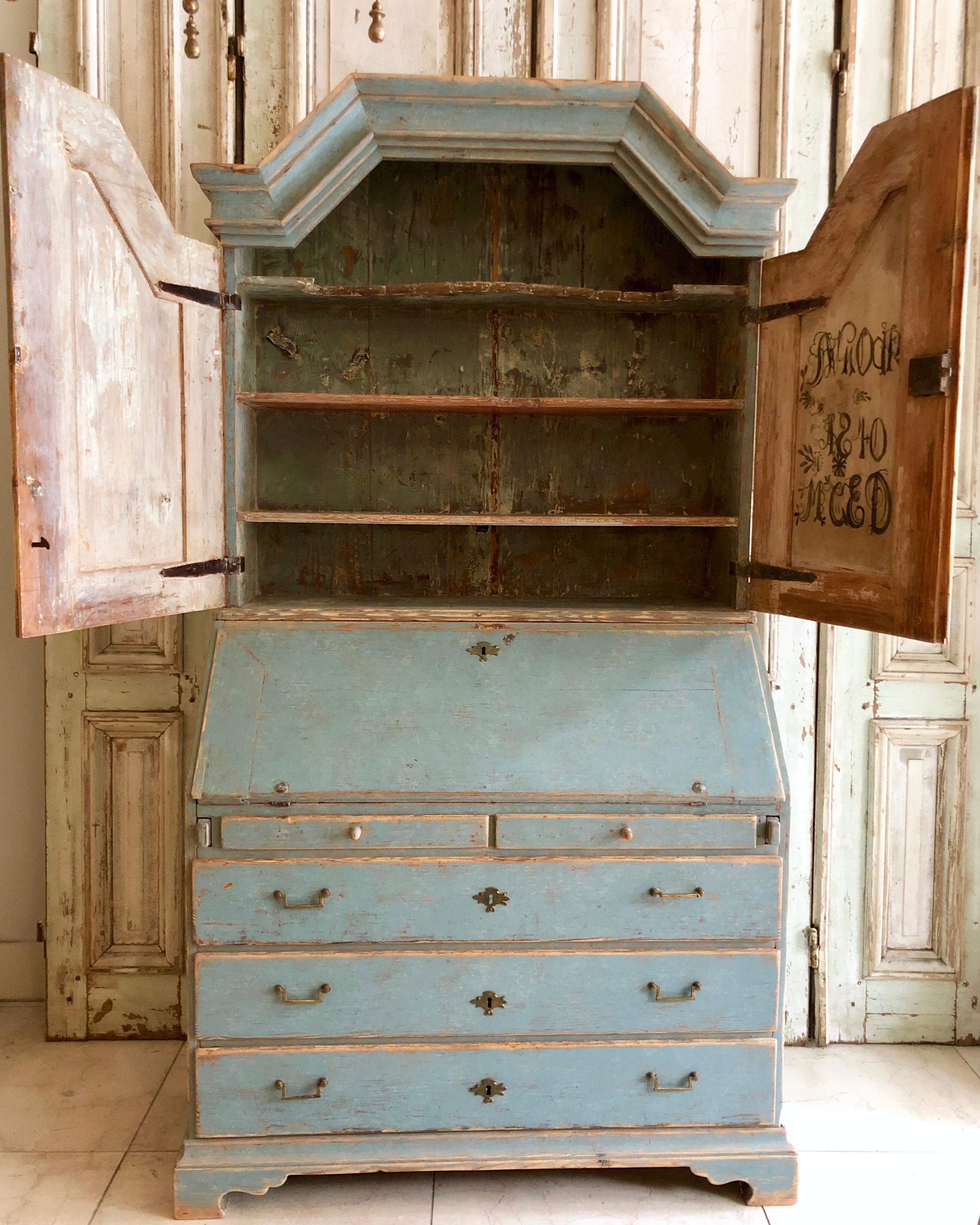 Period Gustavian Swedish Secretaire Cabinet In Good Condition In Charleston, SC