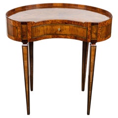 Table d'appoint en forme de rein d'époque italienne