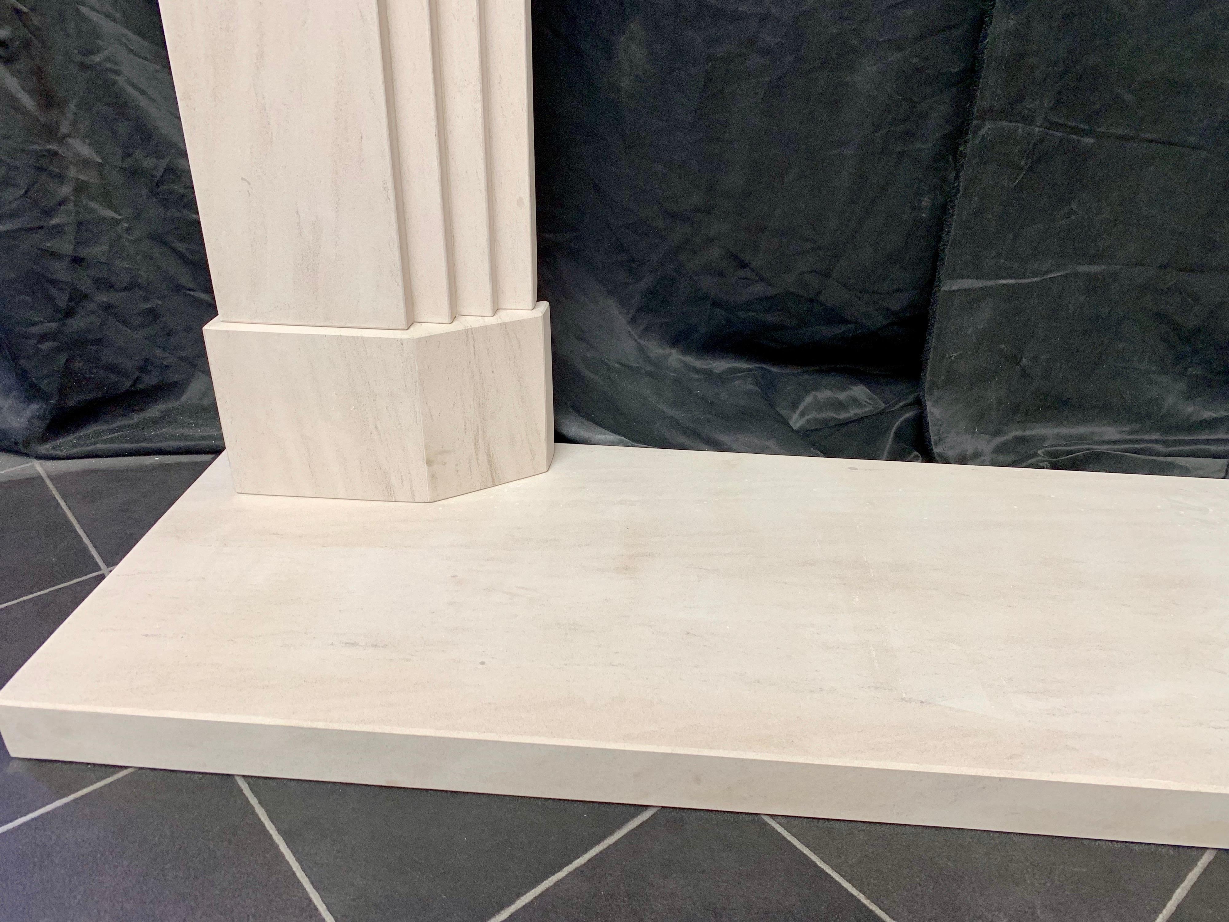 Period Limestone Art Deco Fireplace Surround In Good Condition In Edinburgh, GB