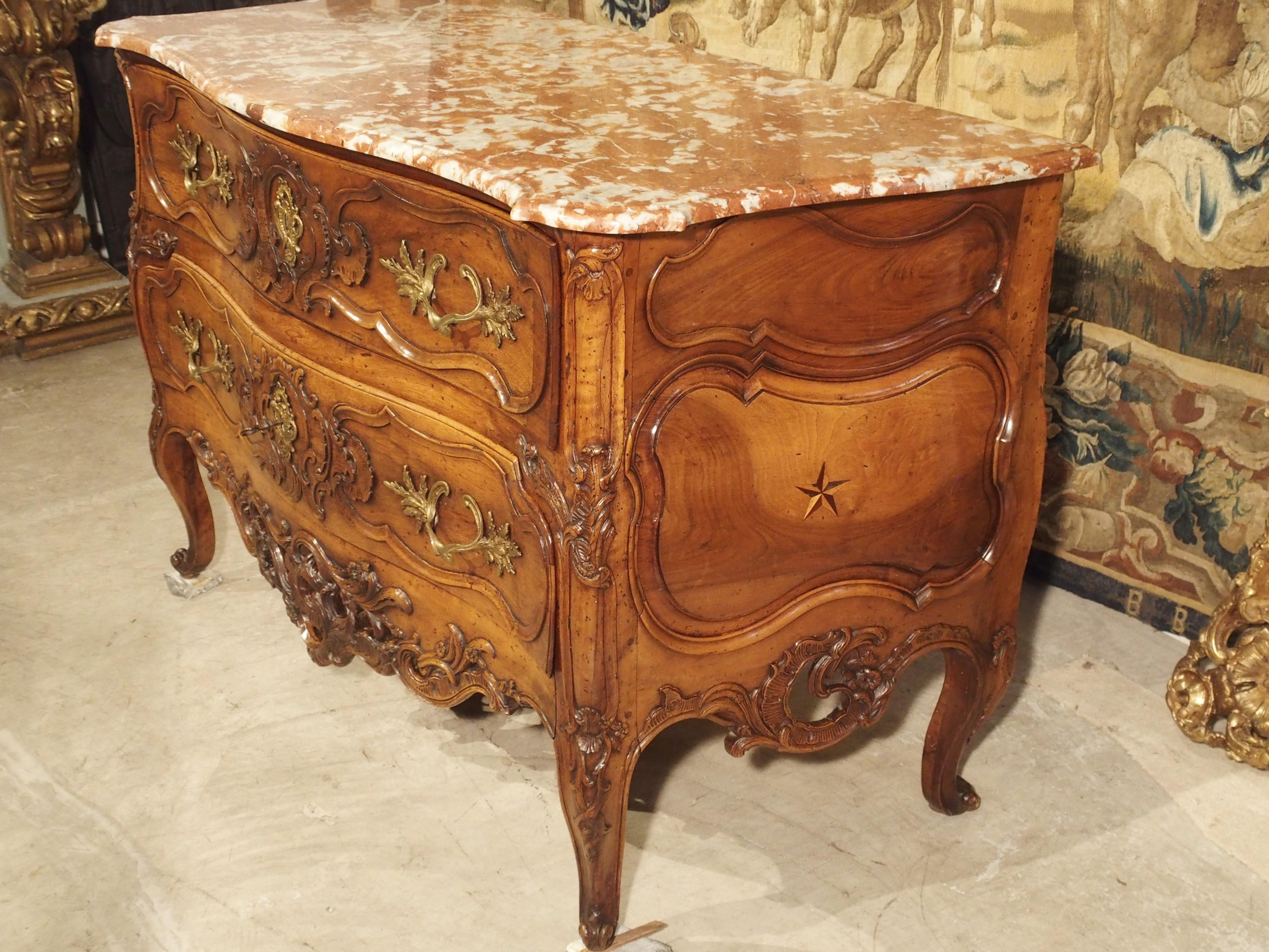 Period Louis XV Walnut Wood Commode ‘Sauteuse’ from Nimes, France, circa 1740 5
