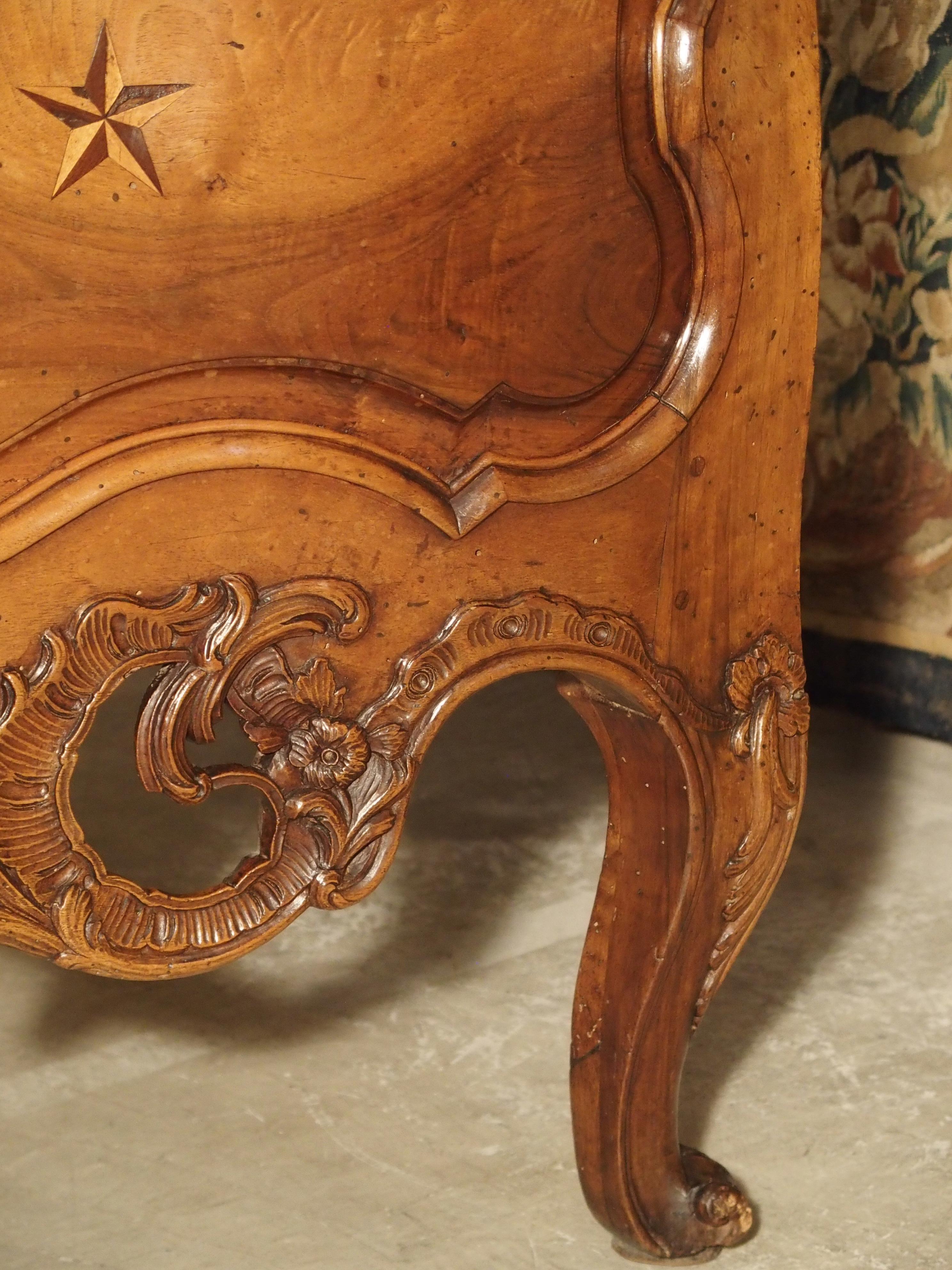Period Louis XV Walnut Wood Commode ‘Sauteuse’ from Nimes, France, circa 1740 9
