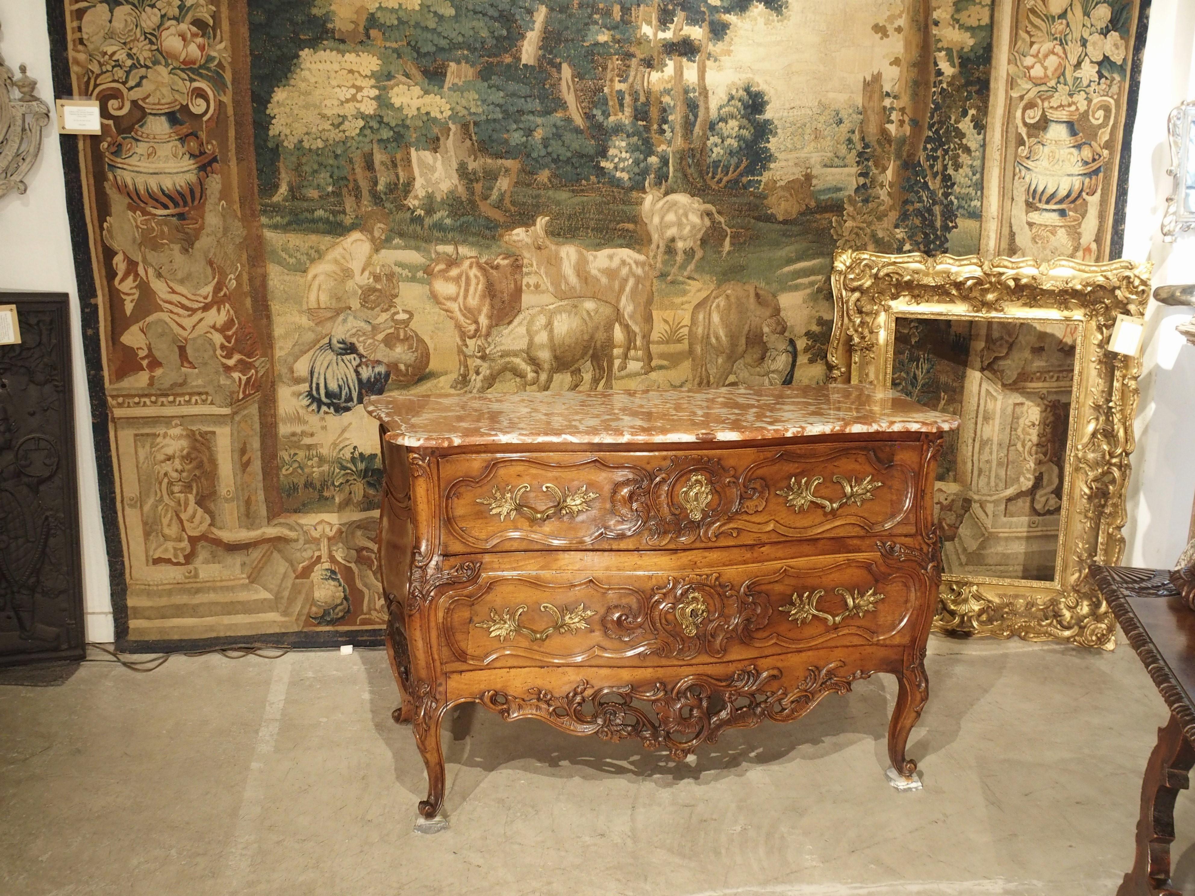 Period Louis XV Walnut Wood Commode ‘Sauteuse’ from Nimes, France, circa 1740 11