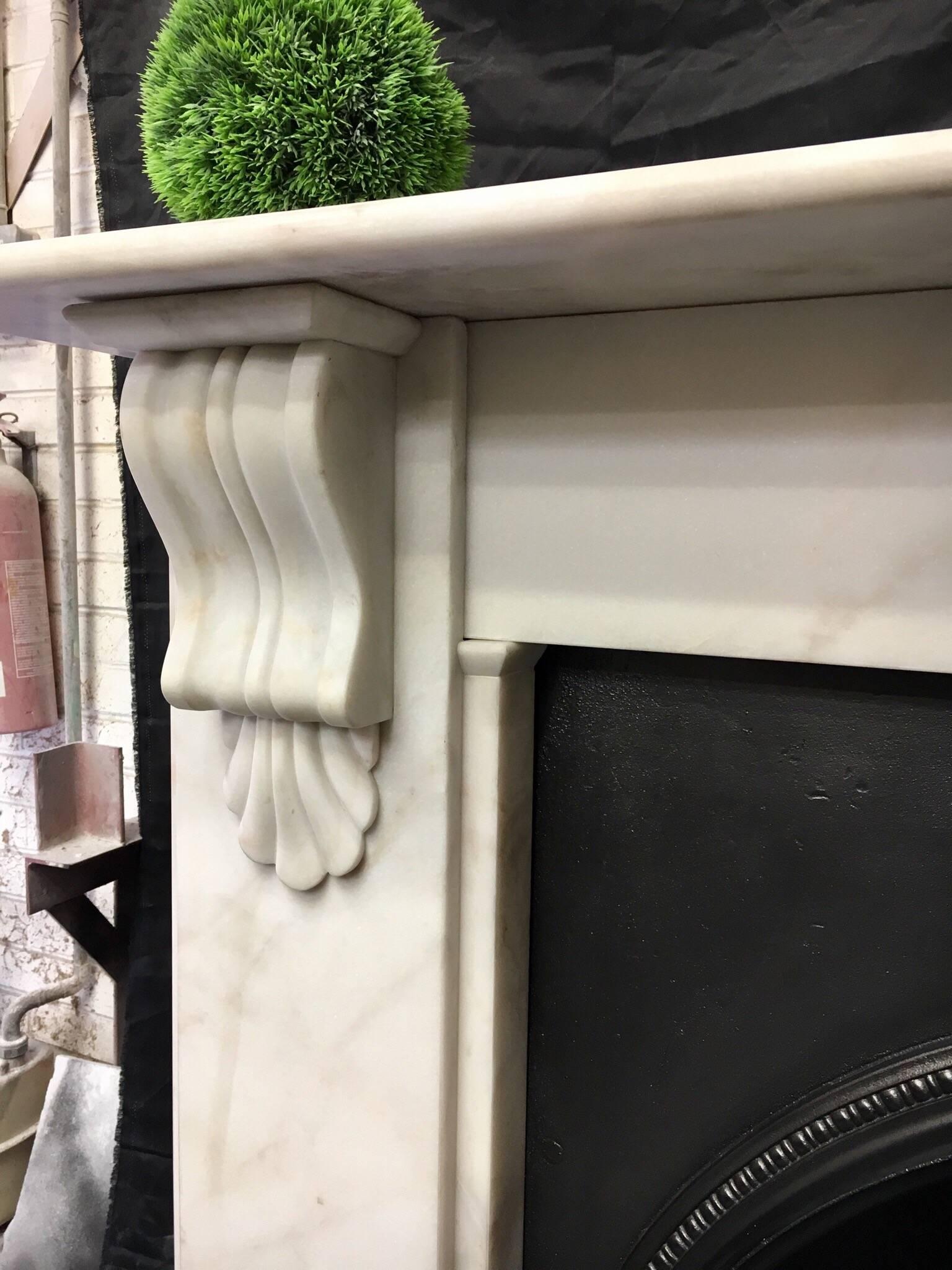 Period Marble Corbel Fireplace and Cast Iron Insert Surround In Good Condition In Edinburgh, GB