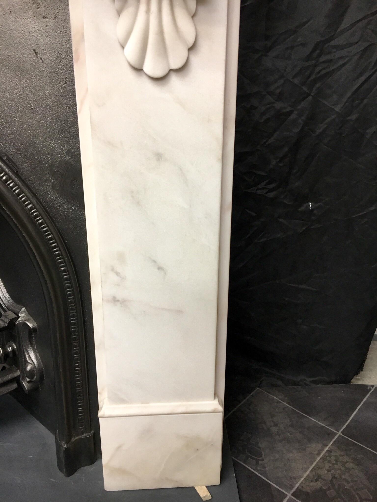 Period Marble Fireplace Surround and Cast Iron Insert In Good Condition In Edinburgh, GB