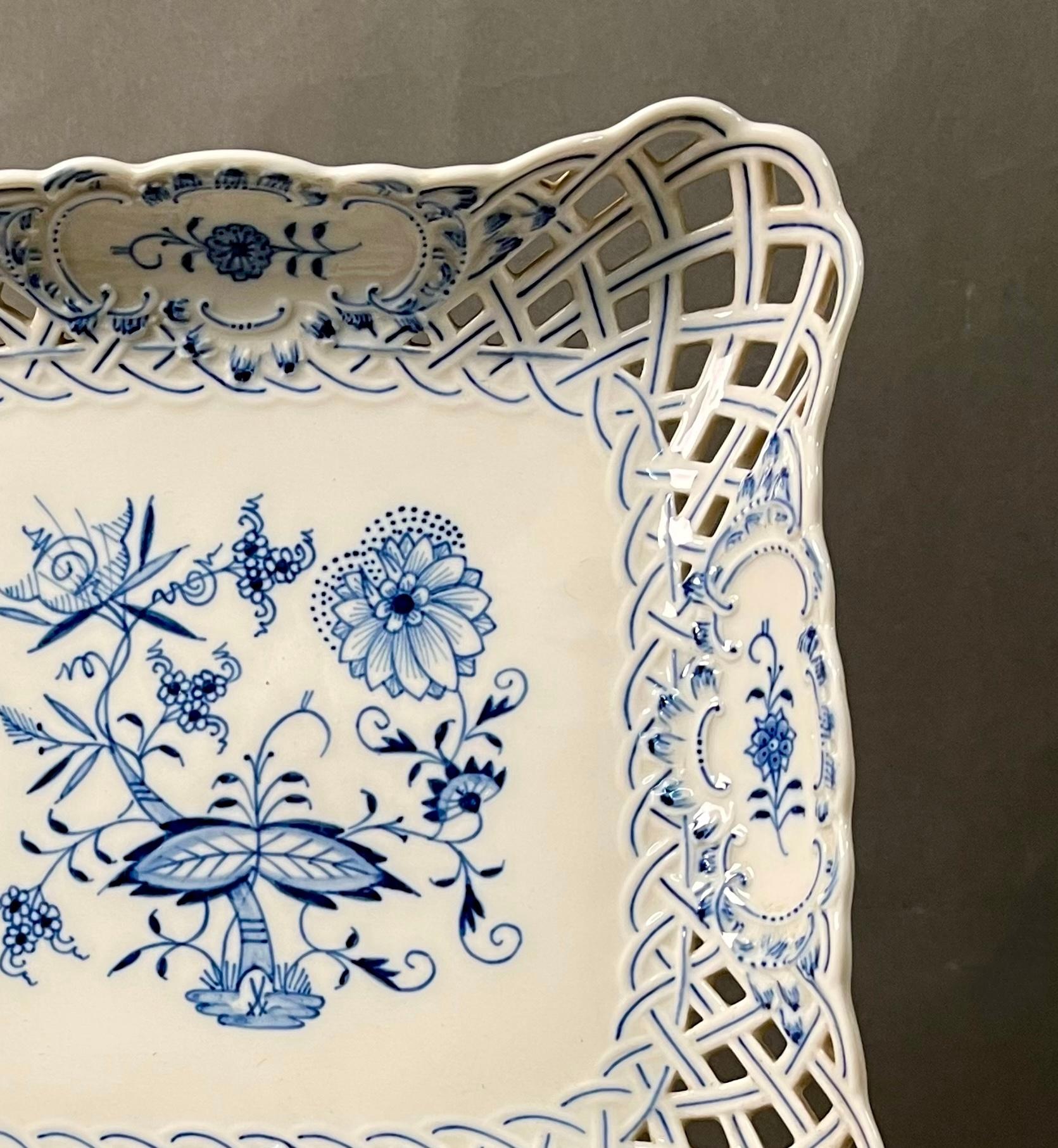 Periode Meissen signiert Blaue Zwiebel Teller im Angebot 2