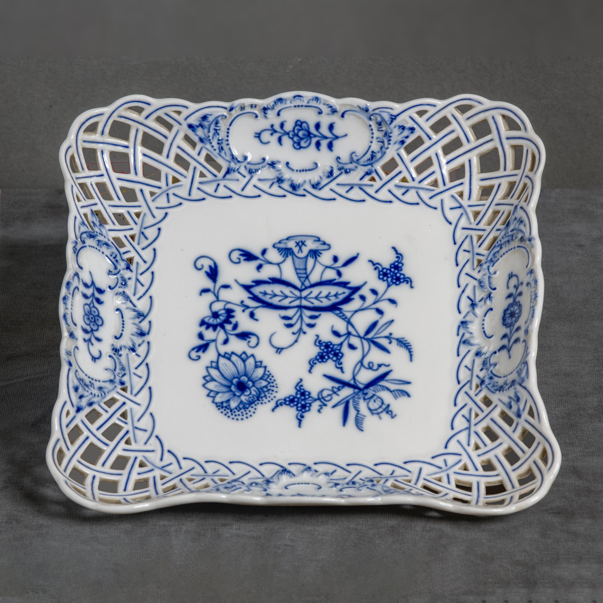 Meissen Blue Onion Plate by Documented Cabinetmaker, Germany, 1880