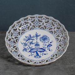 Period Meissen Signed Blue Onion Ronde Plate