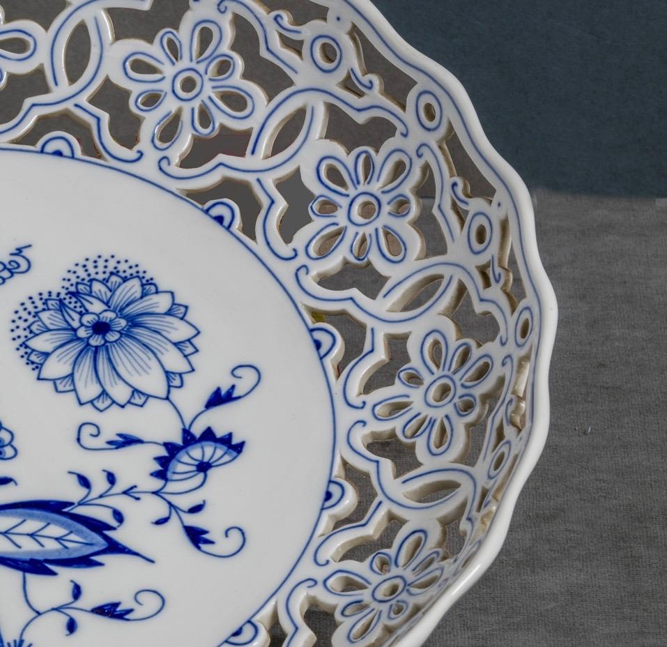 Periode Meissen signiert Blaue Zwiebel Ronde Teller (Porzellan) im Angebot