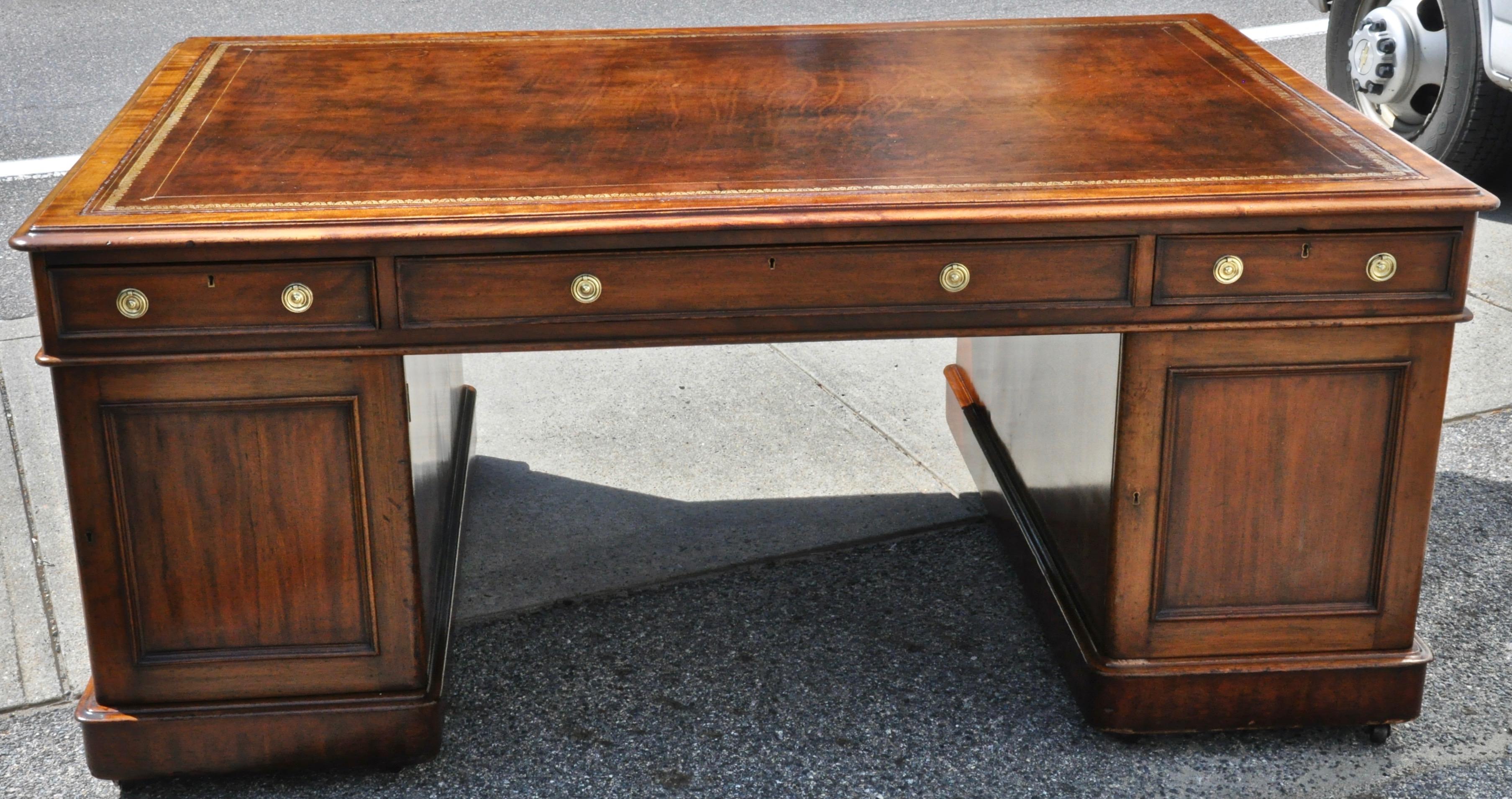 Period Mid-19th Century Georgian Mahogany Partners Desk 1