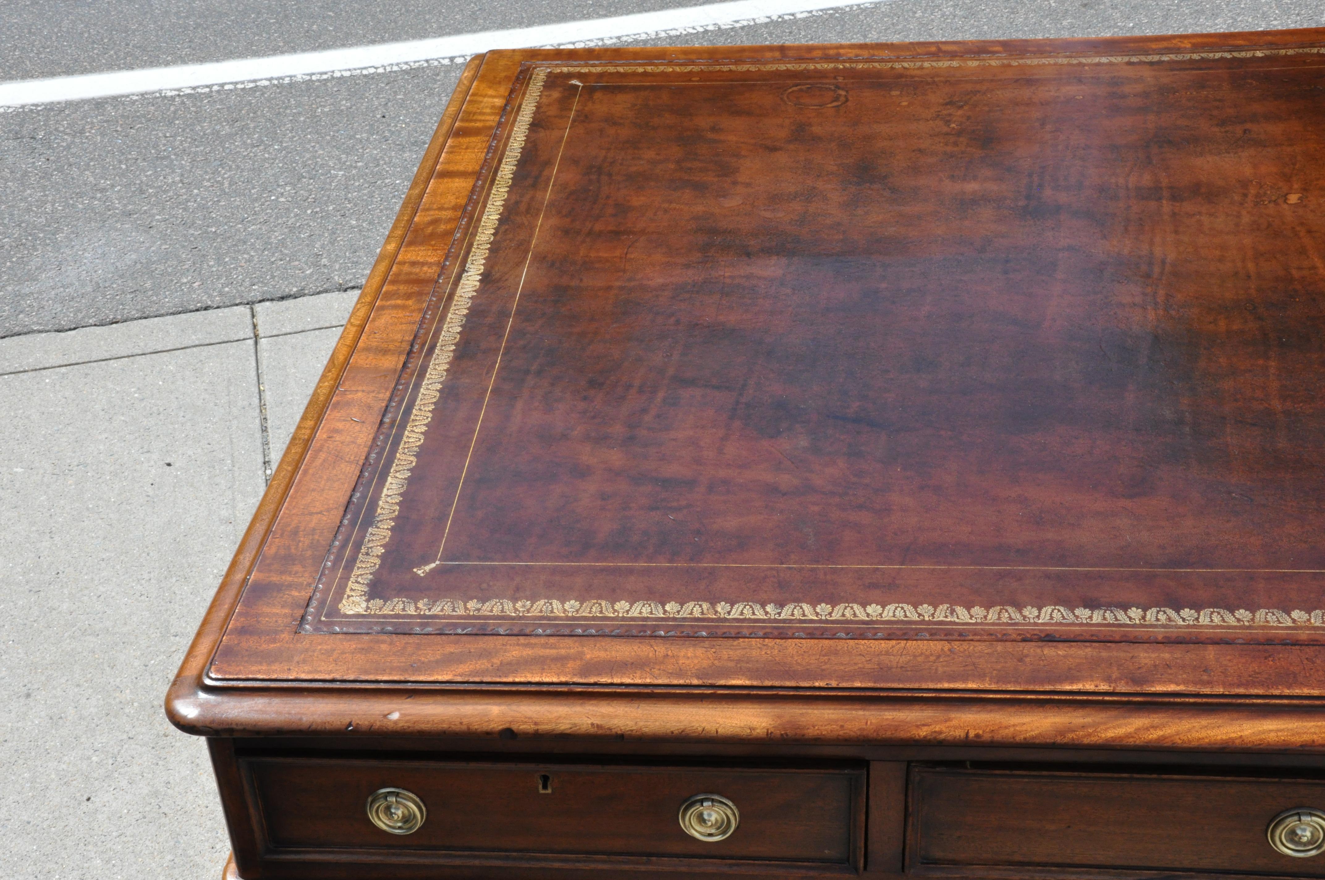 Period Mid-19th Century Georgian Mahogany Partners Desk 3