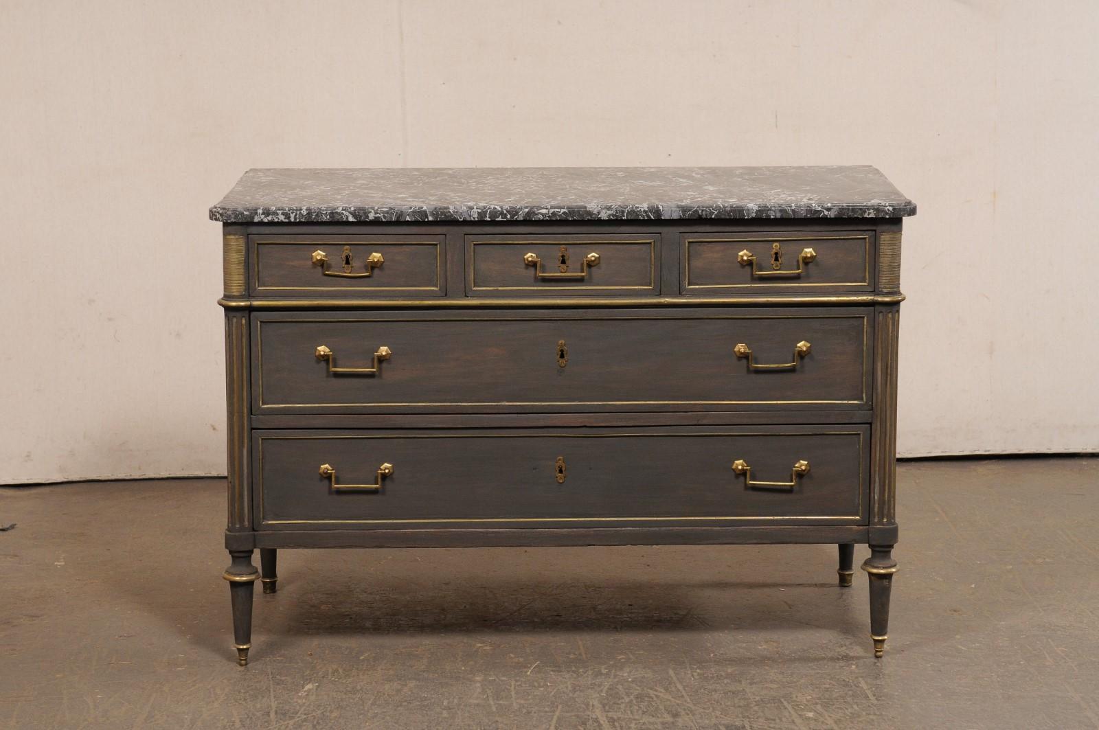 Commodo d'epoca neoclassico con piano in marmo, ferramenta e finiture in ottone in vendita 5