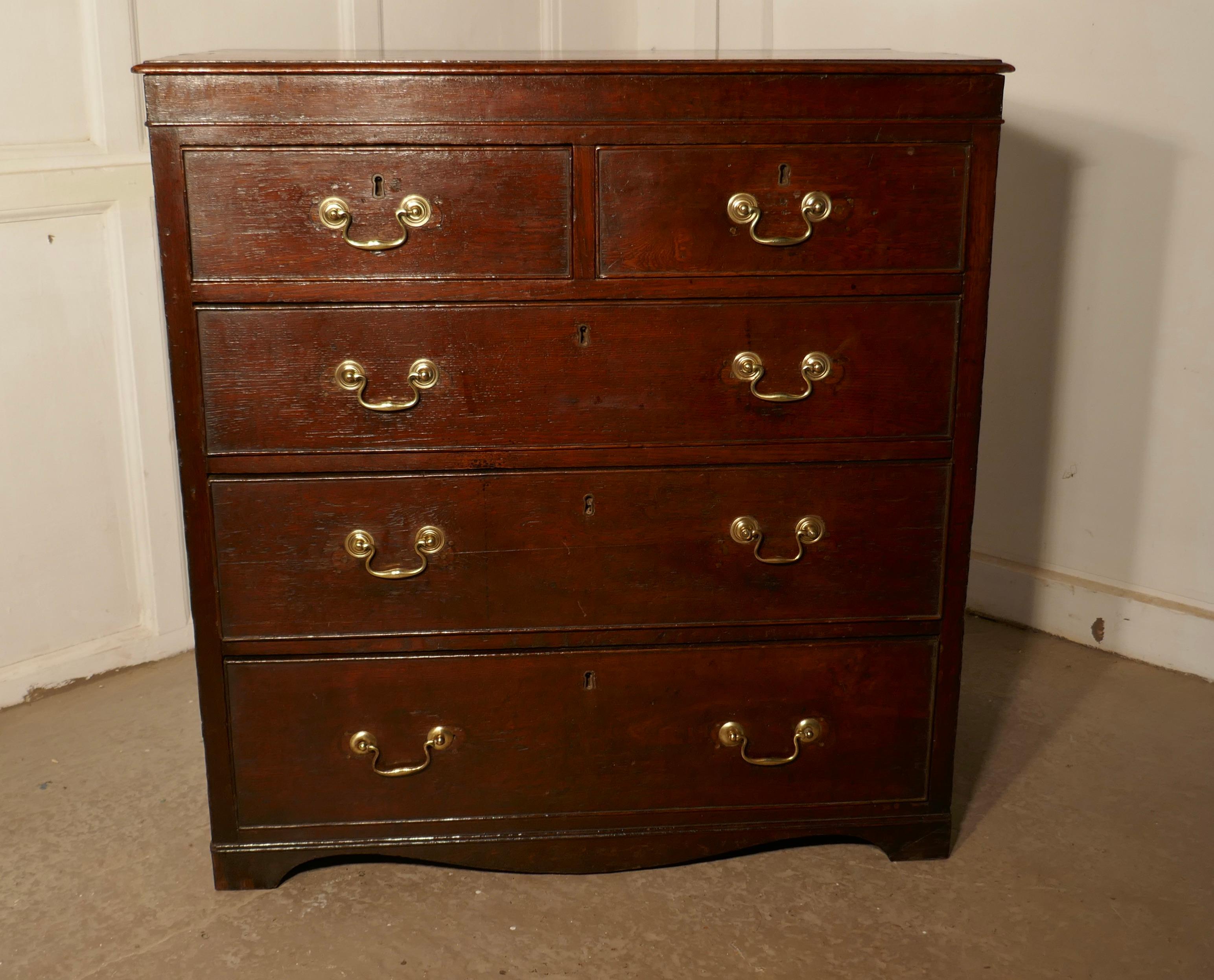 Period Oak Chest of Drawers For Sale 4