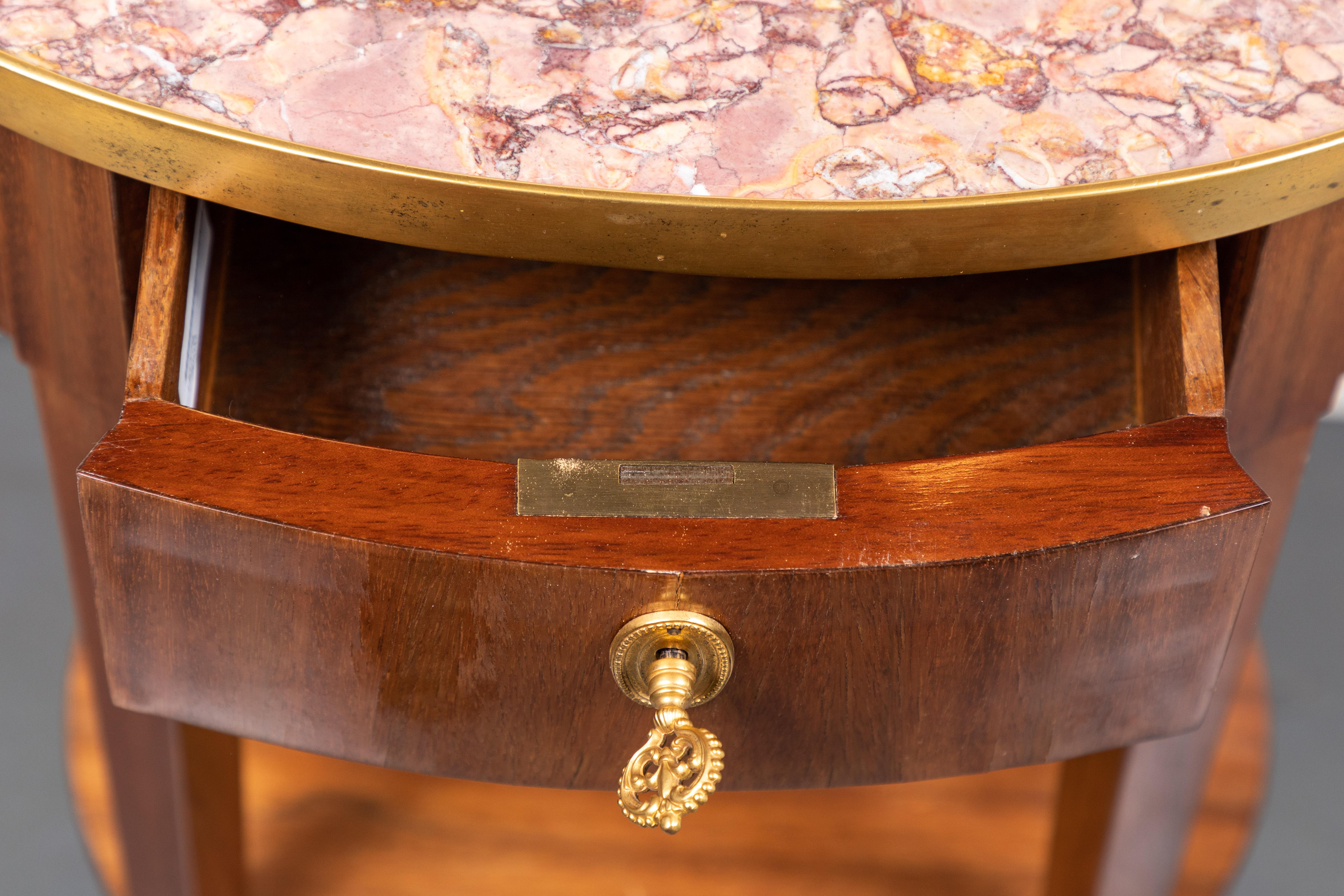 Period, Oval Side Table In Good Condition For Sale In Newport Beach, CA