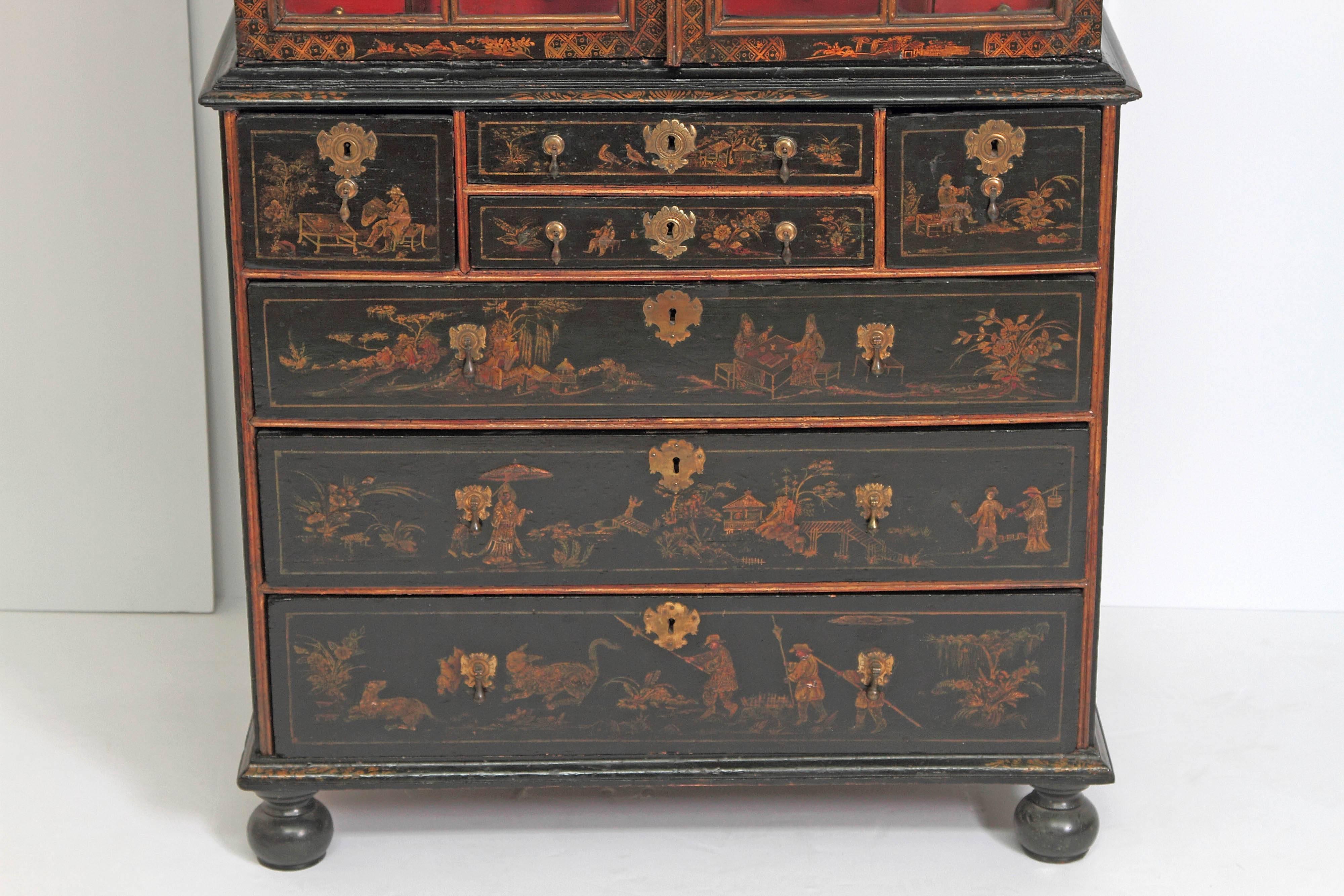 Period Queen Anne Japanned / Chinoiserie Cabinet on Chest In Good Condition In Dallas, TX