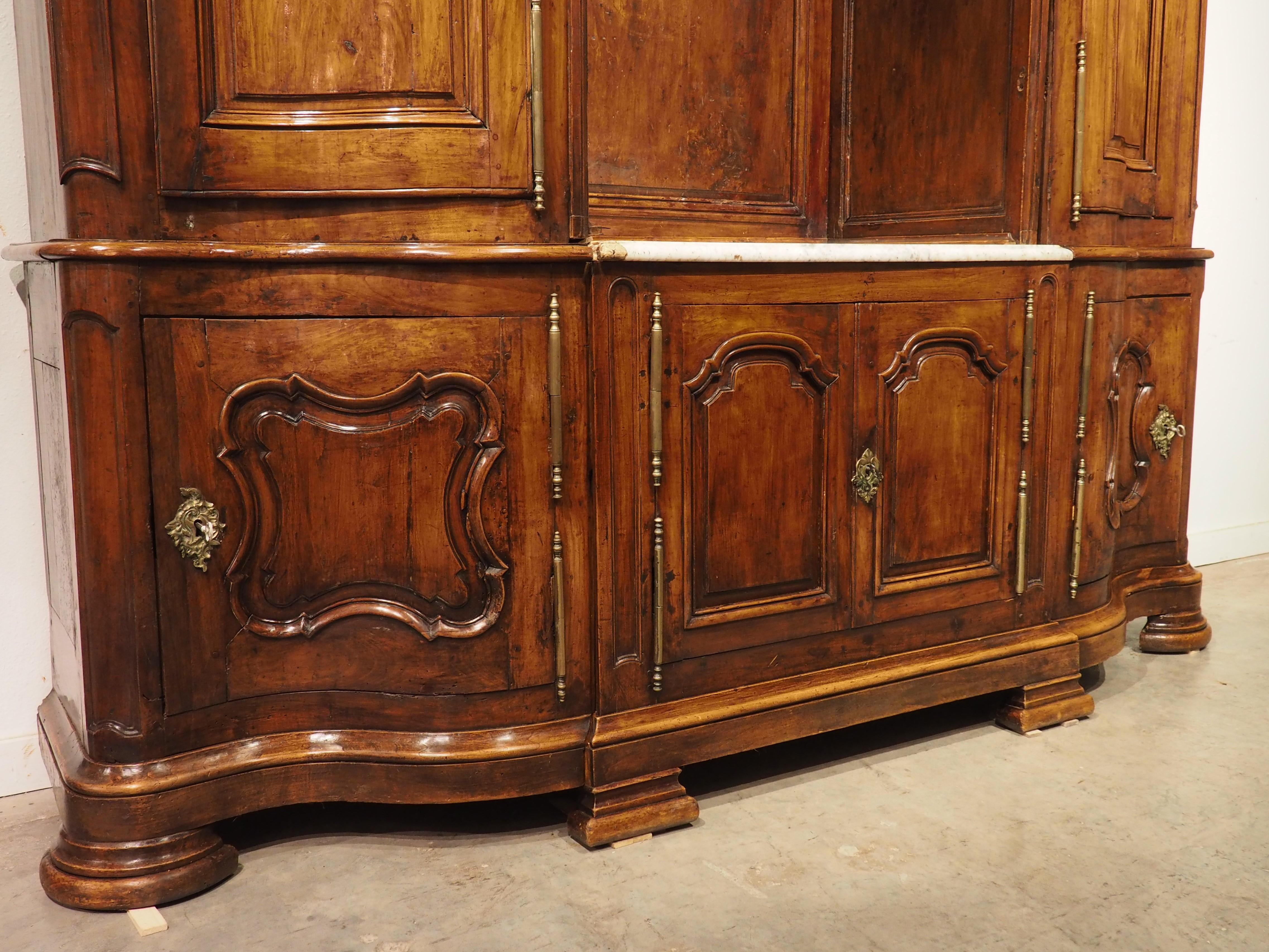 Louis XIV Buffet de Boiserie en noyer d'époque Régence, 1715-1723